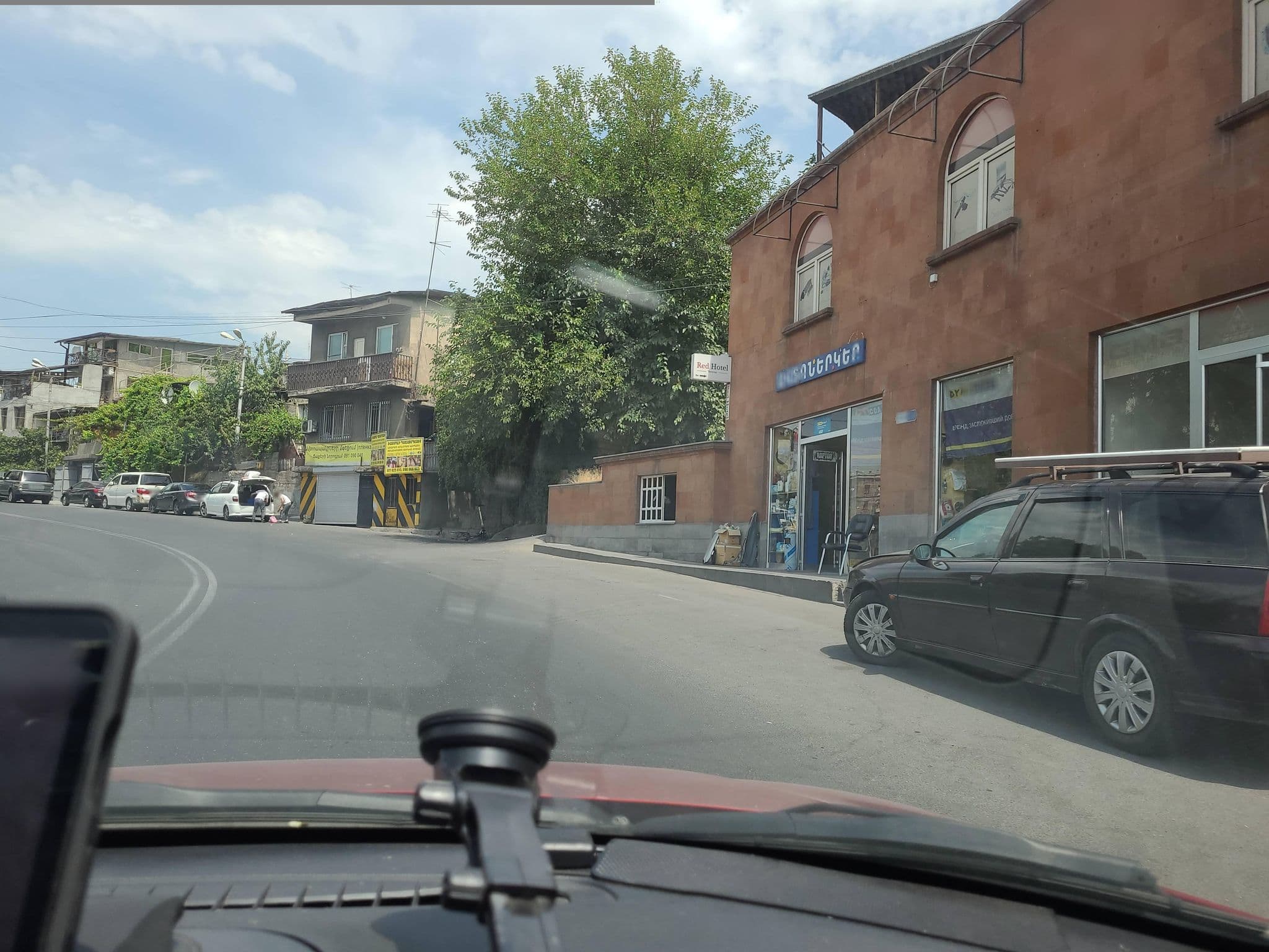 Street view near 4Room hotel, Nork-Marash — © noktoborus (CC BY-SA · Mapillary)