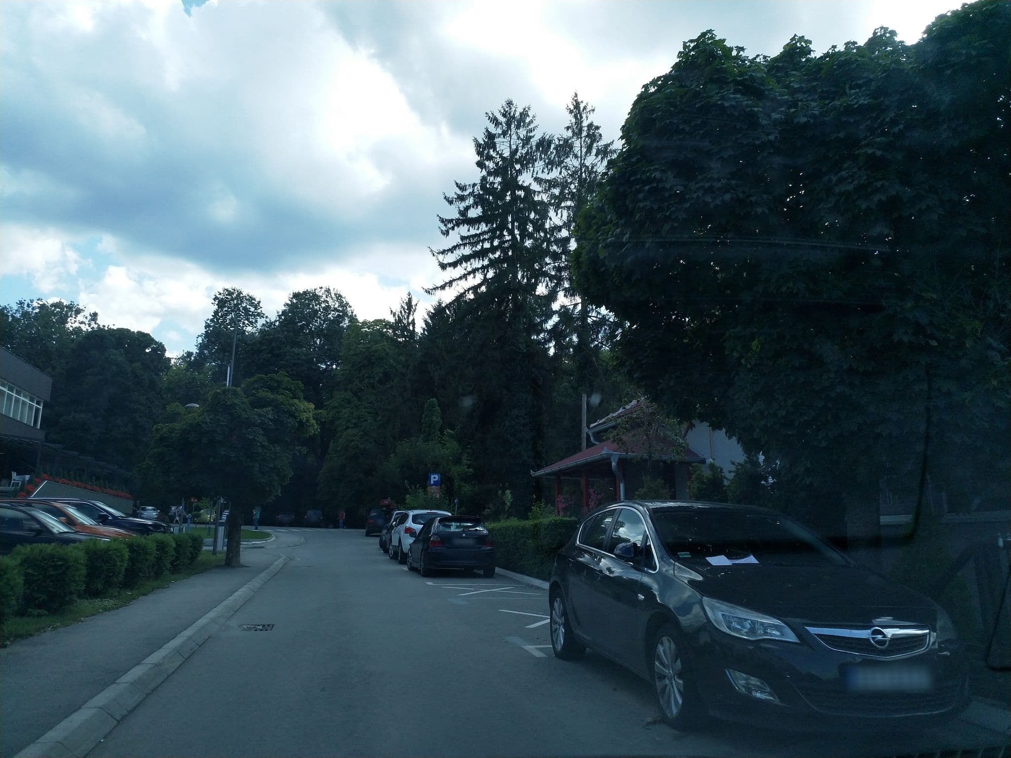 Street view near Hotel Fontana, Vrnjačka Banja — © aleksajov (CC BY-SA · Mapillary)