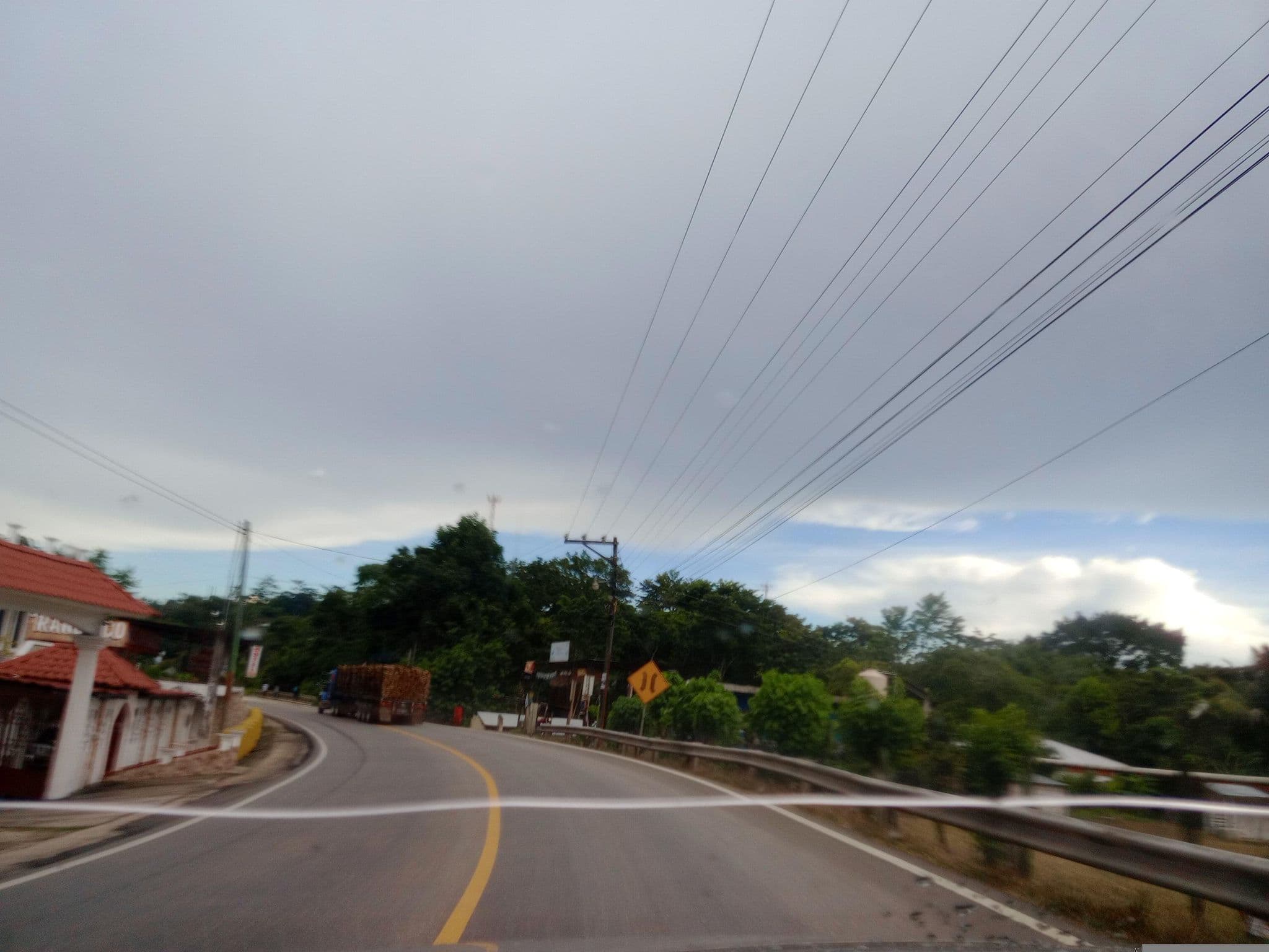 Street view near Hotel 24hrs San Luis Peten, San Luis — © ingetelca_telefono_6 (CC BY-SA · Mapillary)