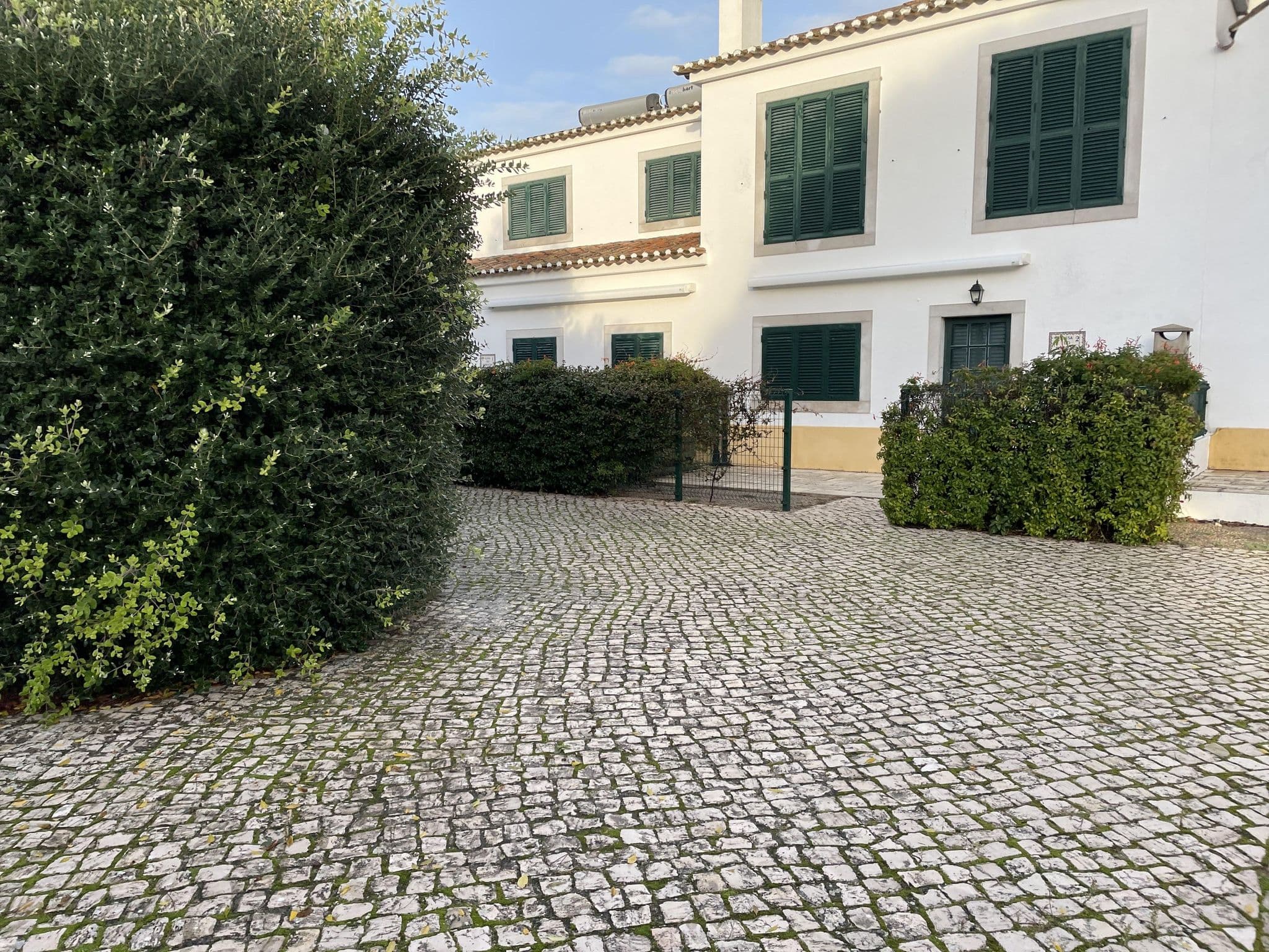Street view near Casa da Oreira, Sesimbra — © seraq (CC BY-SA · Mapillary)