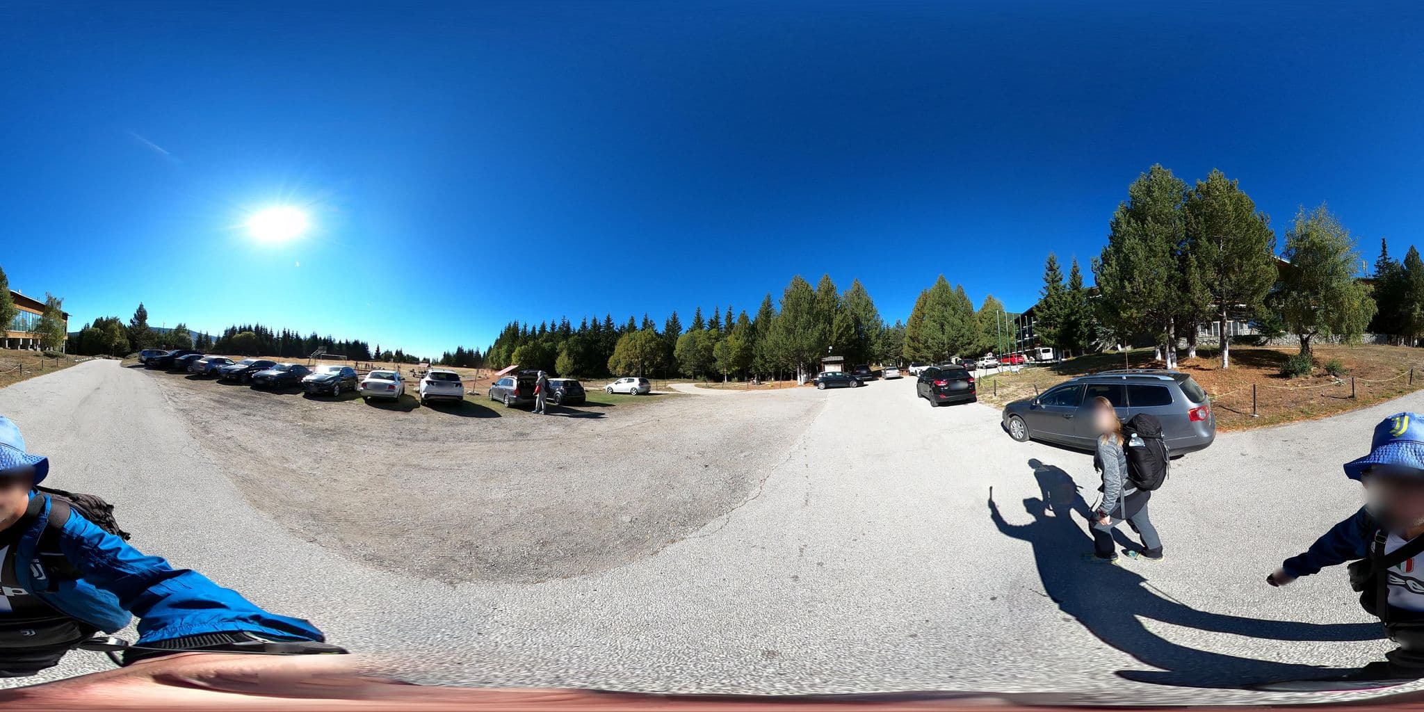Street view near Спортна база "Белмекен", Yakoruda — © alexanderbtodorov (CC BY-SA · Mapillary)