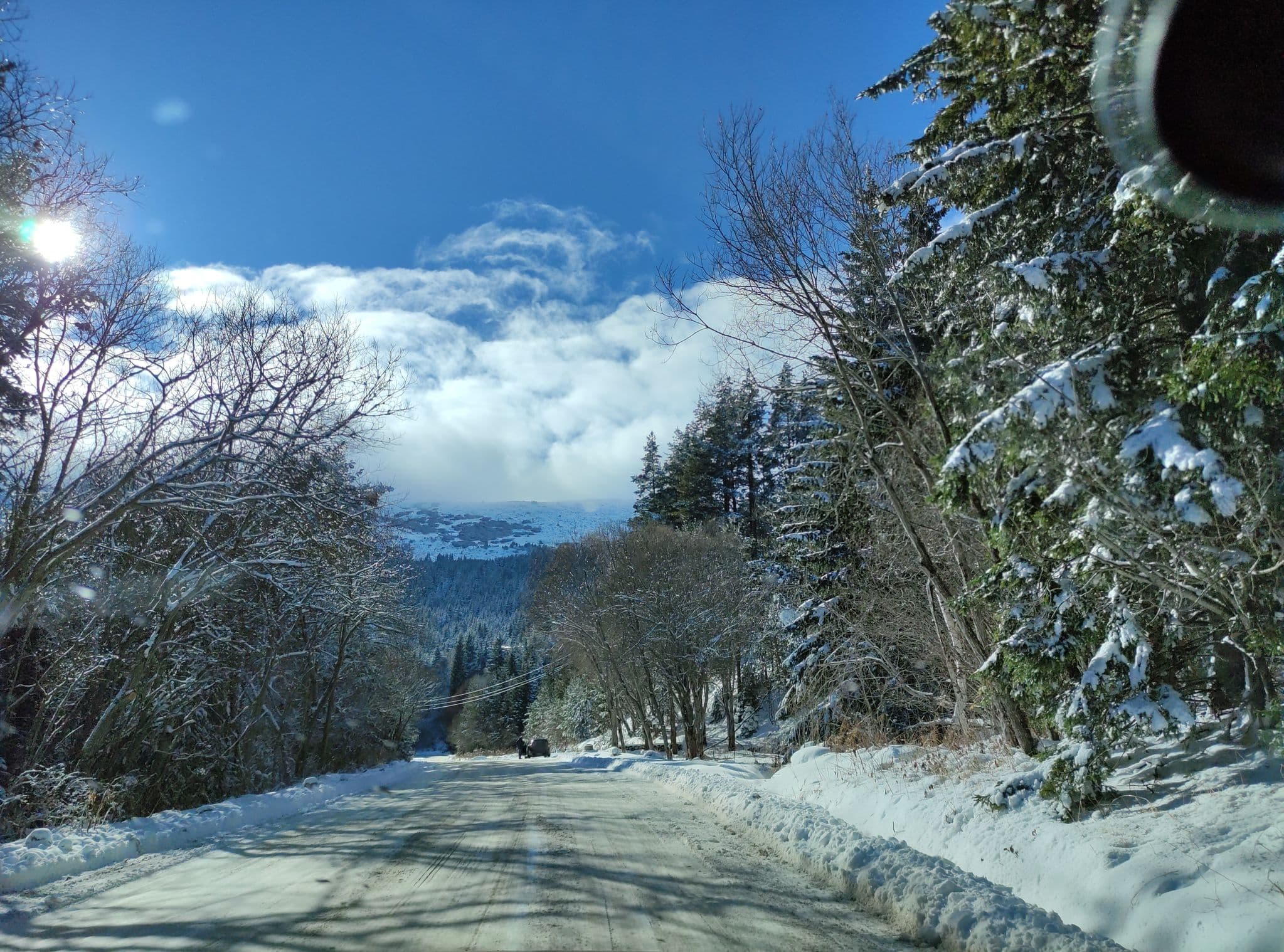 Street view near Хижа "Еден", Sofia — © neau (CC BY-SA · Mapillary)