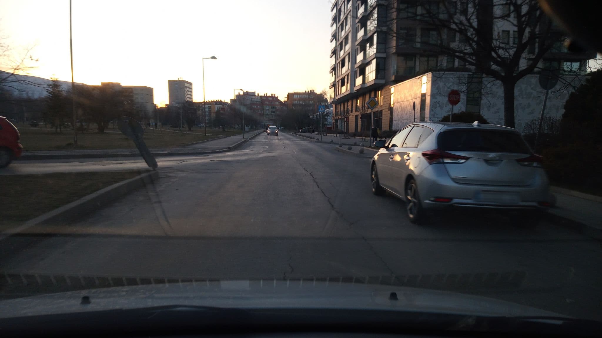 Street view near Vitosha Park Hotel (Витоша Парк Хотел), Sofia — © rhhs (CC BY-SA · Mapillary)