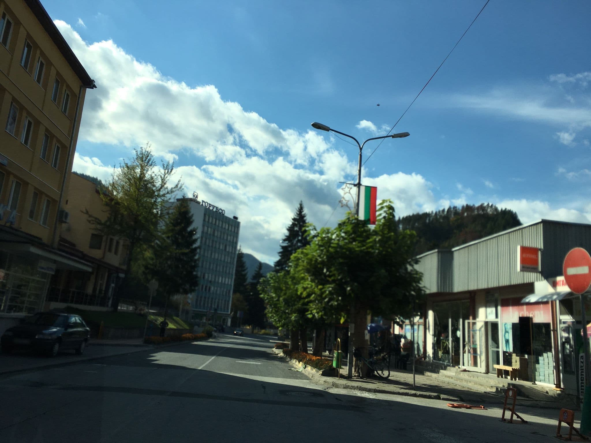 Street view near Чайка, Madan — © rerex (CC BY-SA · Mapillary)