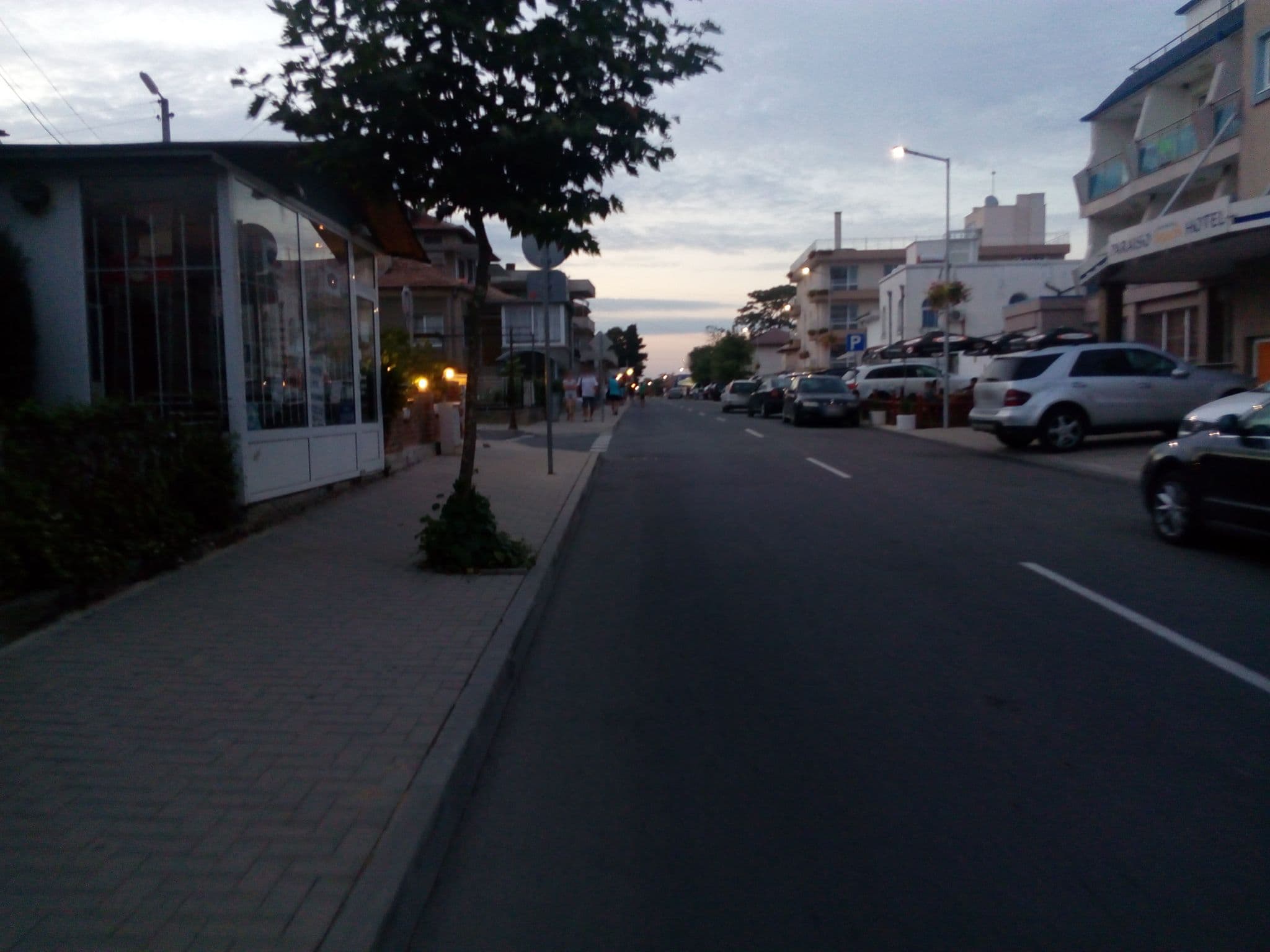 Street view near Paraiso Beach Hotel, Obzor — © andrewsh (CC BY-SA · Mapillary)