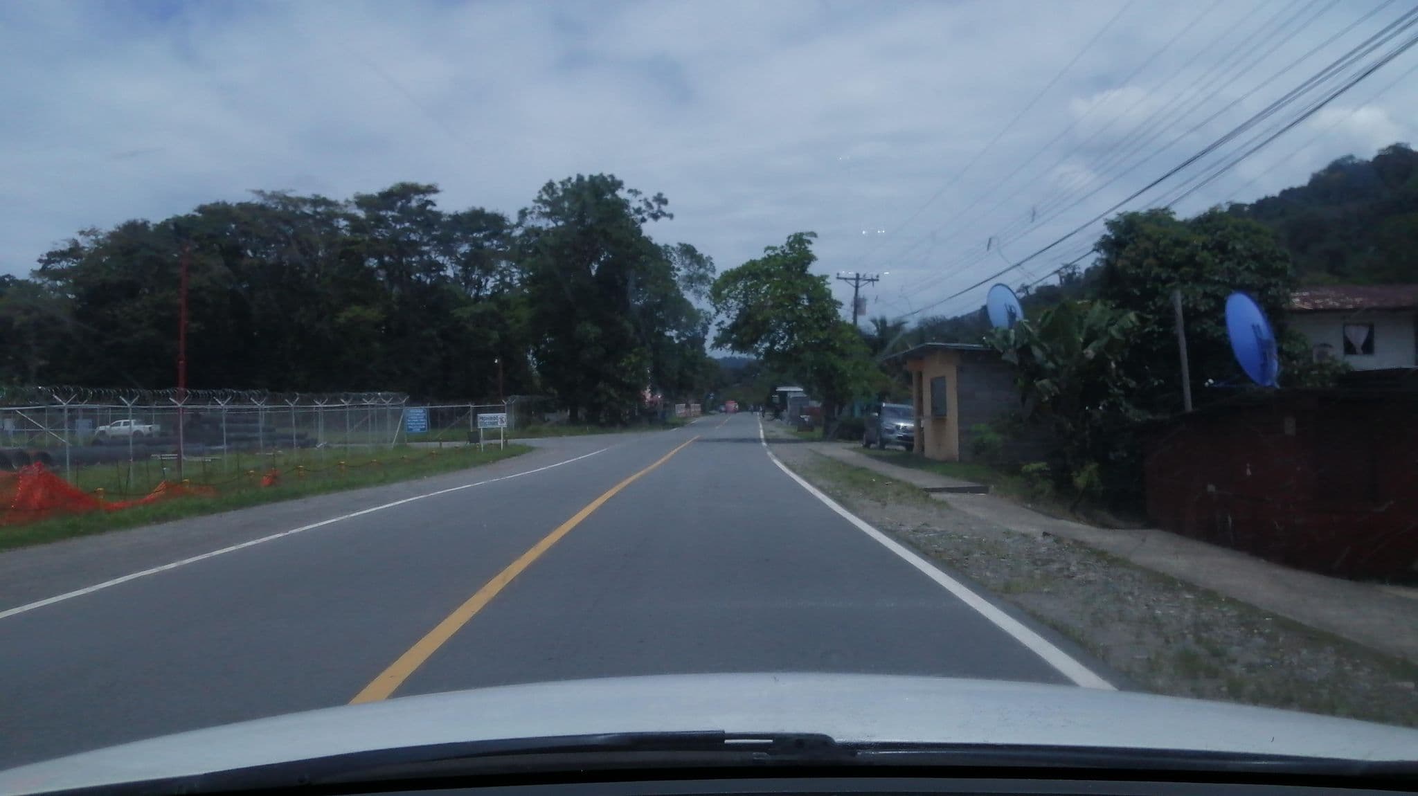 Street view near Hotel Emperador, Chiriquí Grande — © alvarado2510 (CC BY-SA · Mapillary)