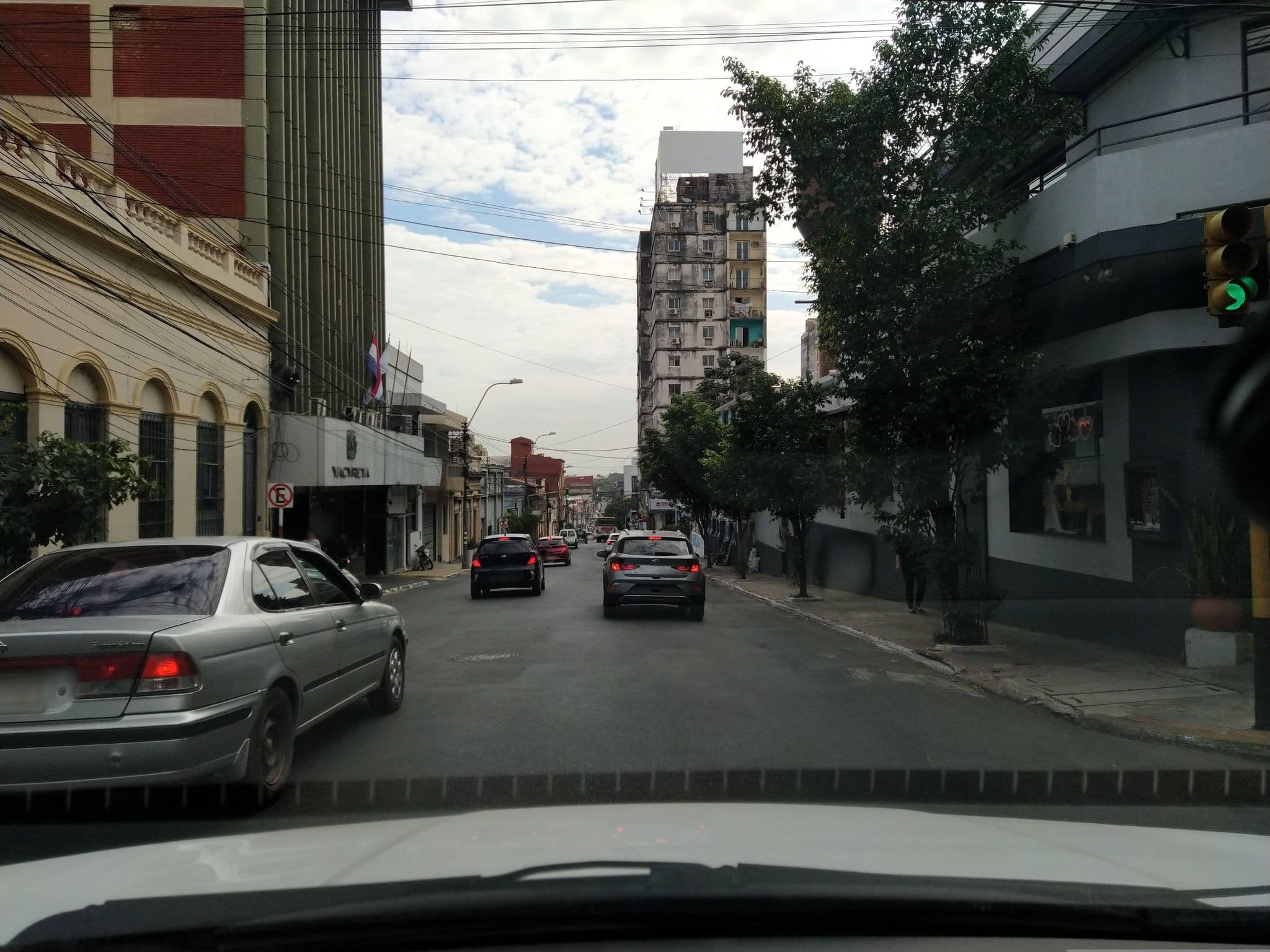 Street view near Aspen hotel & apart, Asunción — © jjorrge (CC BY-SA · Mapillary)