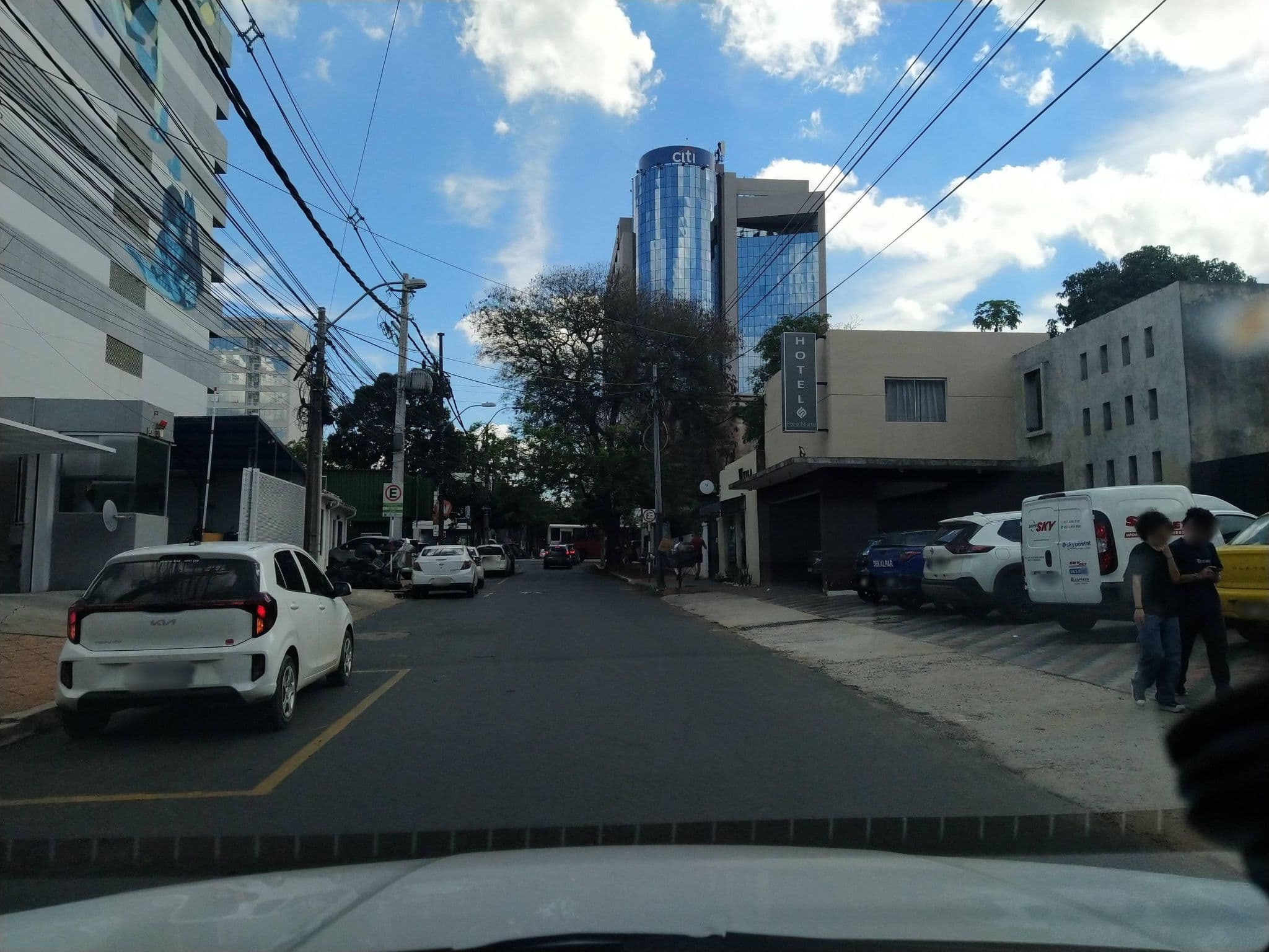 Street view near Faro Norte Suites, Lambaré — © jjorrge (CC BY-SA · Mapillary)