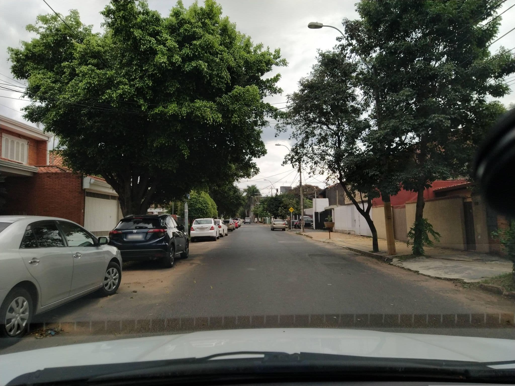 Street view near HOTEL. La Riviera, Fernando de la Mora — © jjorrge (CC BY-SA · Mapillary)