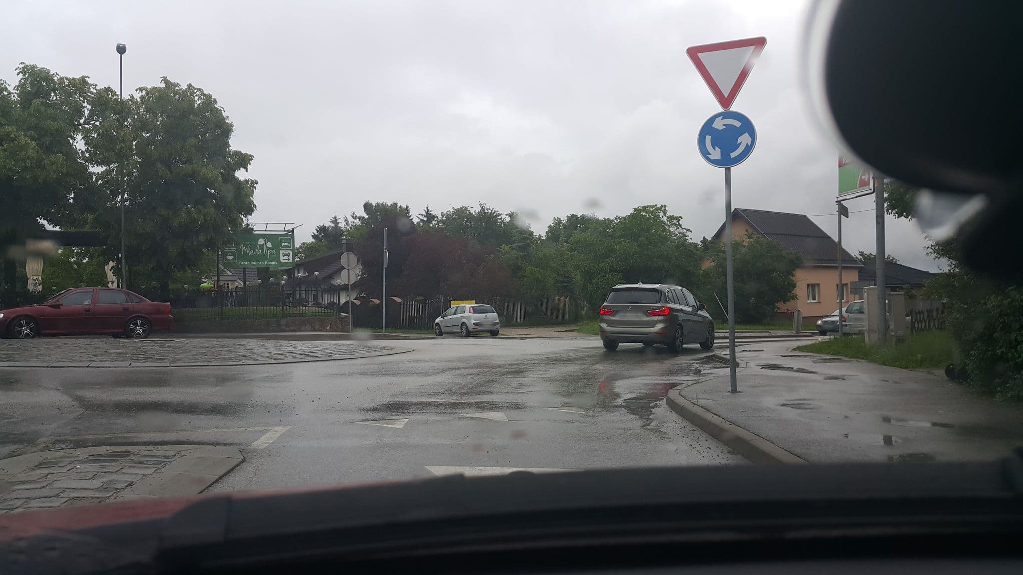 Street view near Prenocisca Soncek, Pekre — © urosja (CC BY-SA · Mapillary)