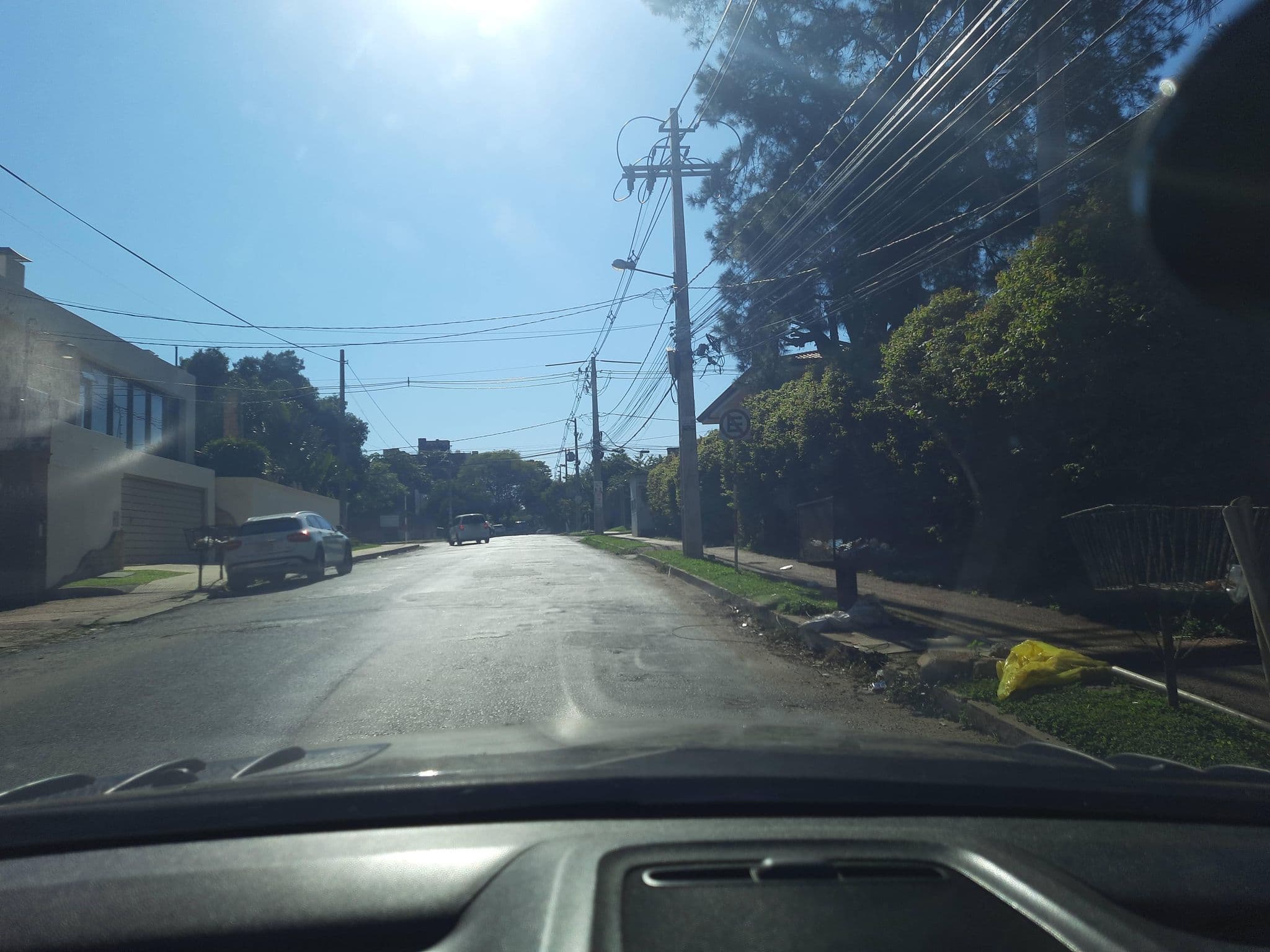 Street view near Único, Fernando de la Mora — © Ambernal (CC BY-SA · Mapillary)