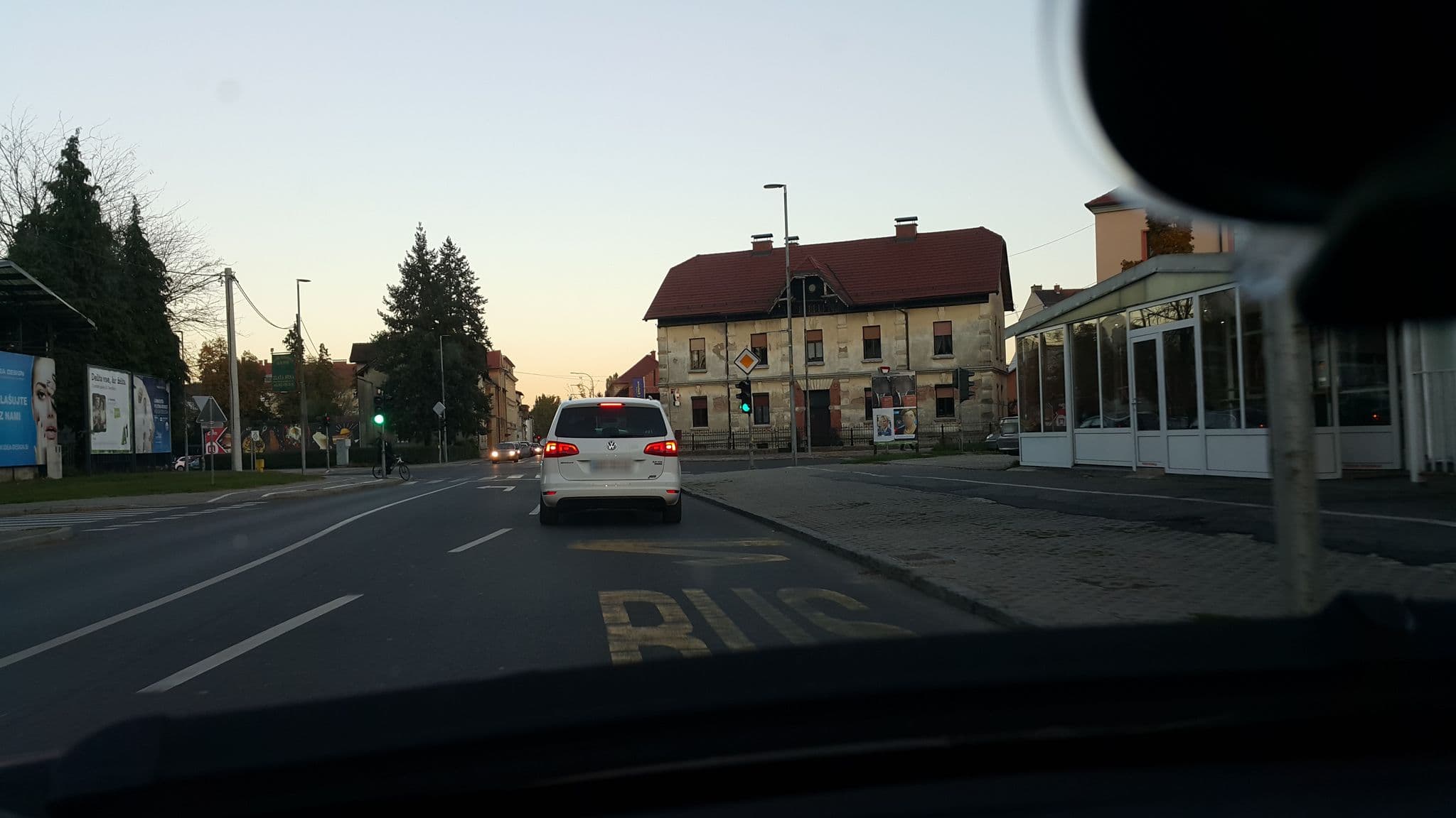 Street view near Hotel Tabor, Maribor — © urosja (CC BY-SA · Mapillary)