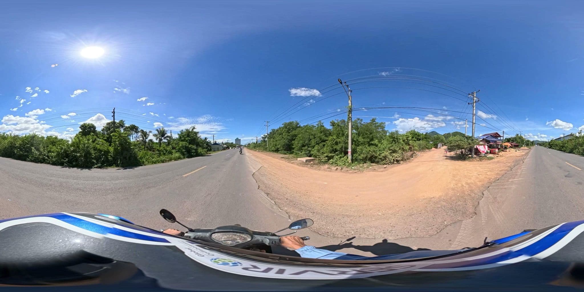 Street view near Bamboo Bungalow, Andoung Khmaer — © vteck (CC BY-SA · Mapillary)