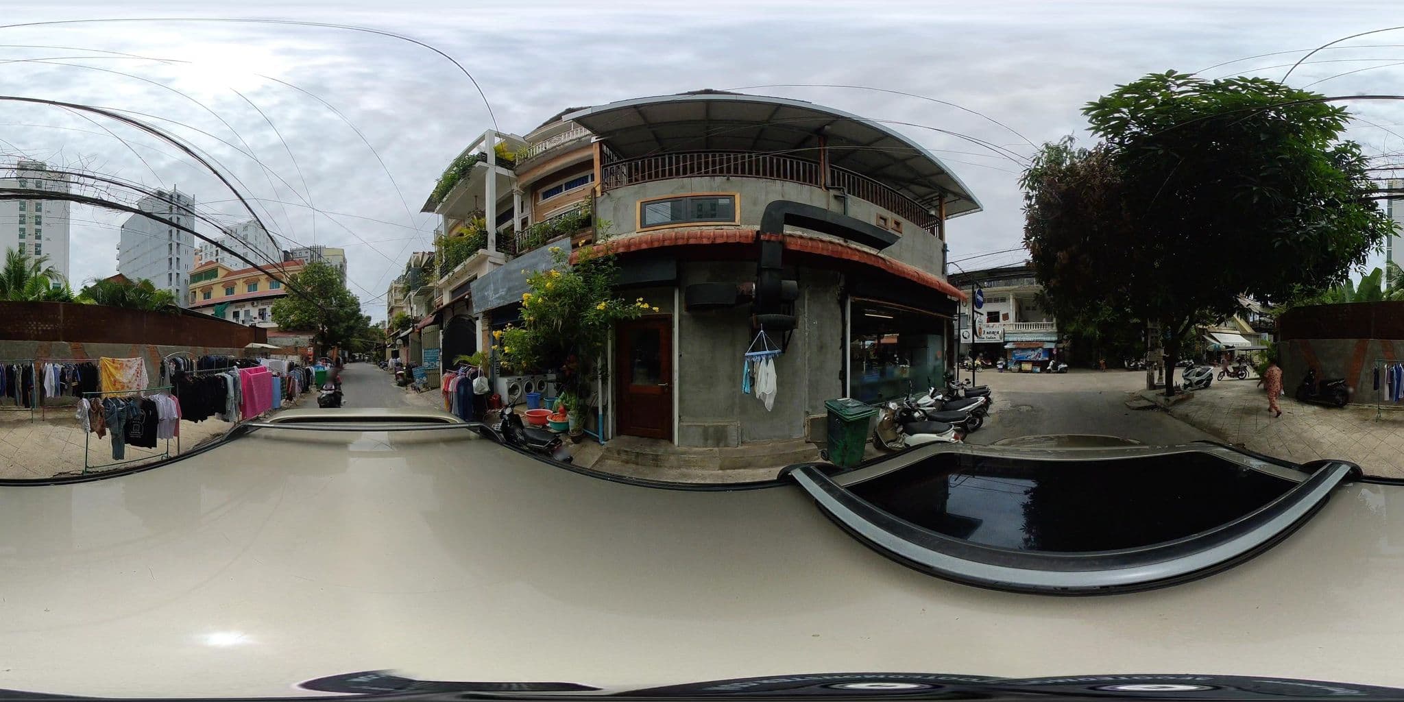 Street view near http://www.doubleleafhotel.com, Tuŏl Tumpung — © ThailandCambodia (CC BY-SA · Mapillary)