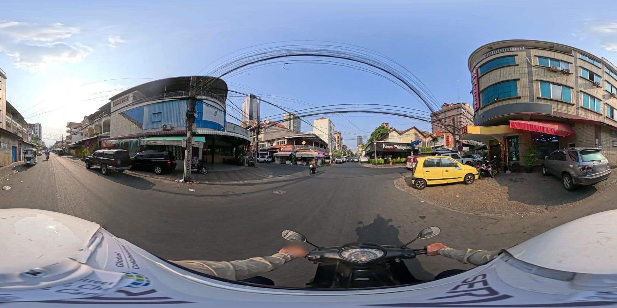 Street view near Modern Guesthouse, Tœ̆k L’ák — © vteck (CC BY-SA · Mapillary)