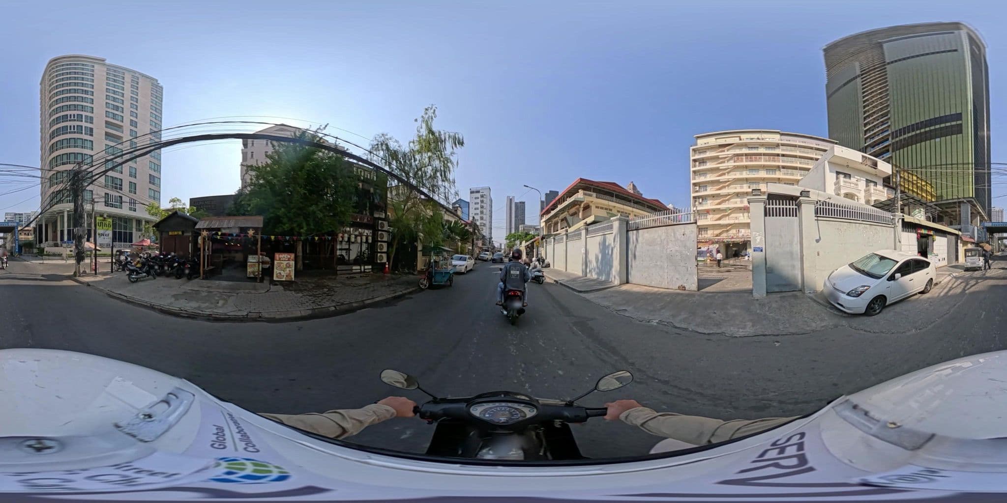 Street view near La Palm Boutique Hotel, Tuŏl Tumpung — © vteck (CC BY-SA · Mapillary)