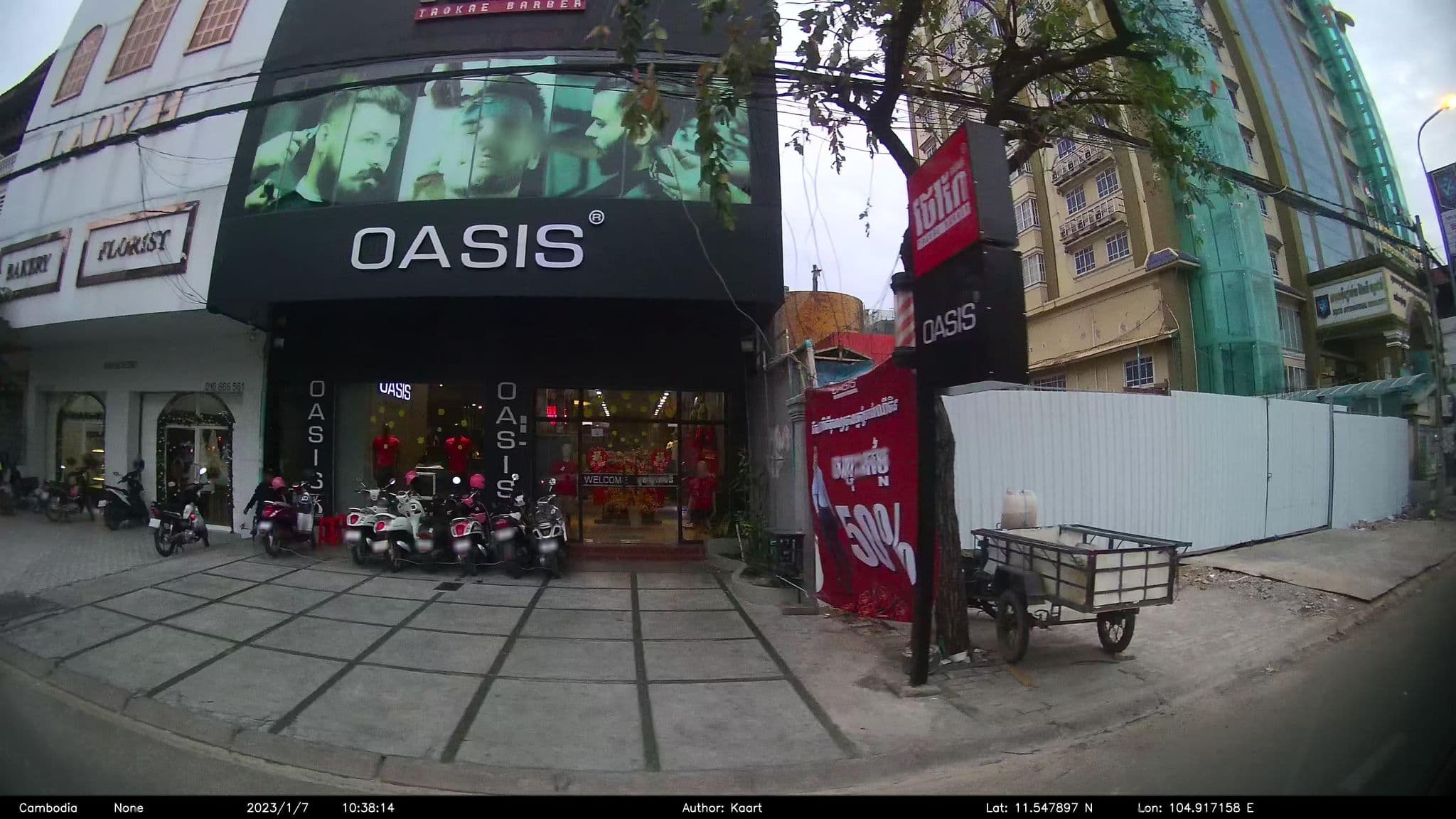 Street view near Marcau Phnom Penh Hotel, Tuŏl Tumpung — © kaart_2 (CC BY-SA · Mapillary)