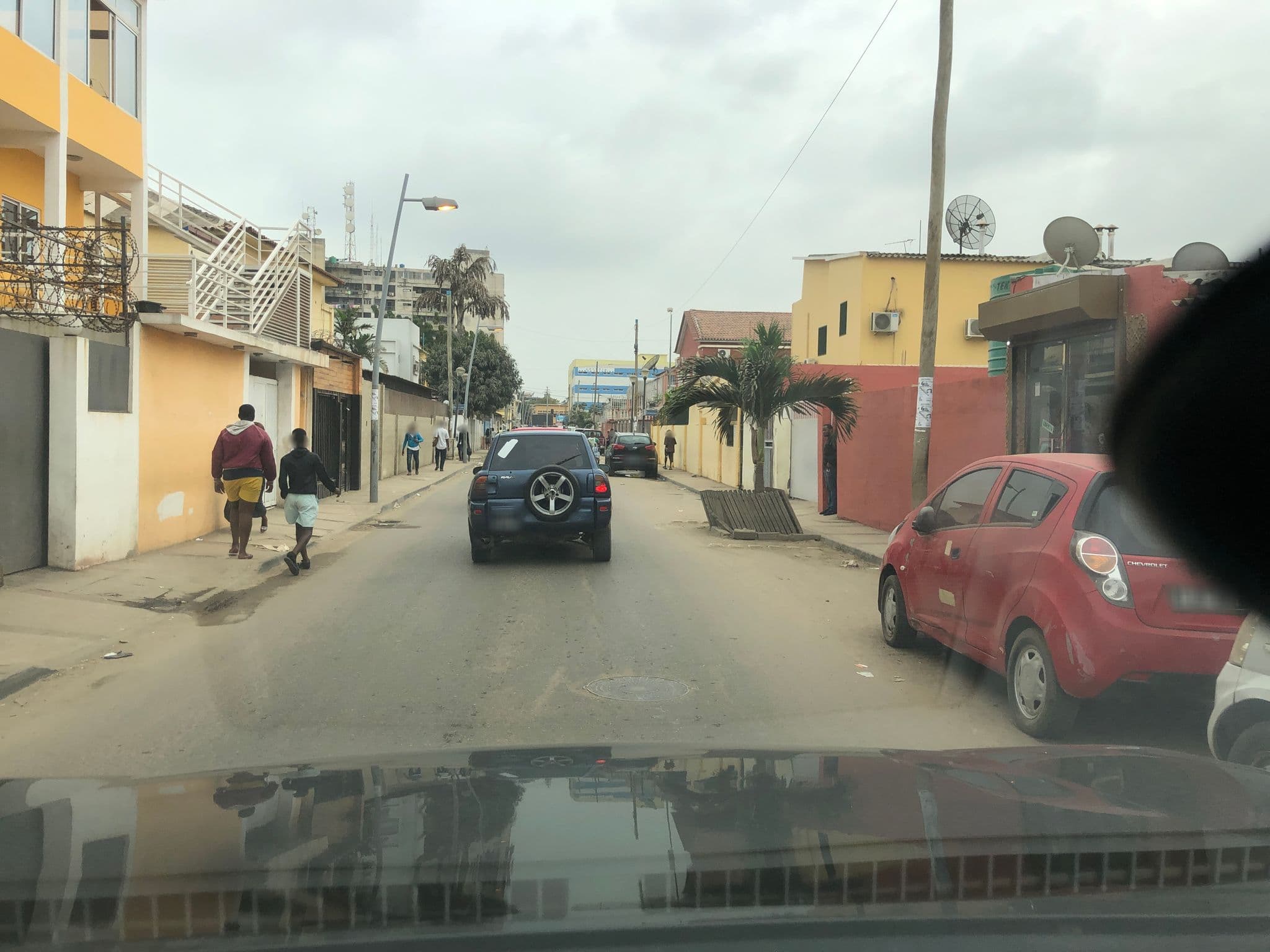 Street view near Inn Luanda Hotel, Rangel — © via (CC BY-SA · Mapillary)