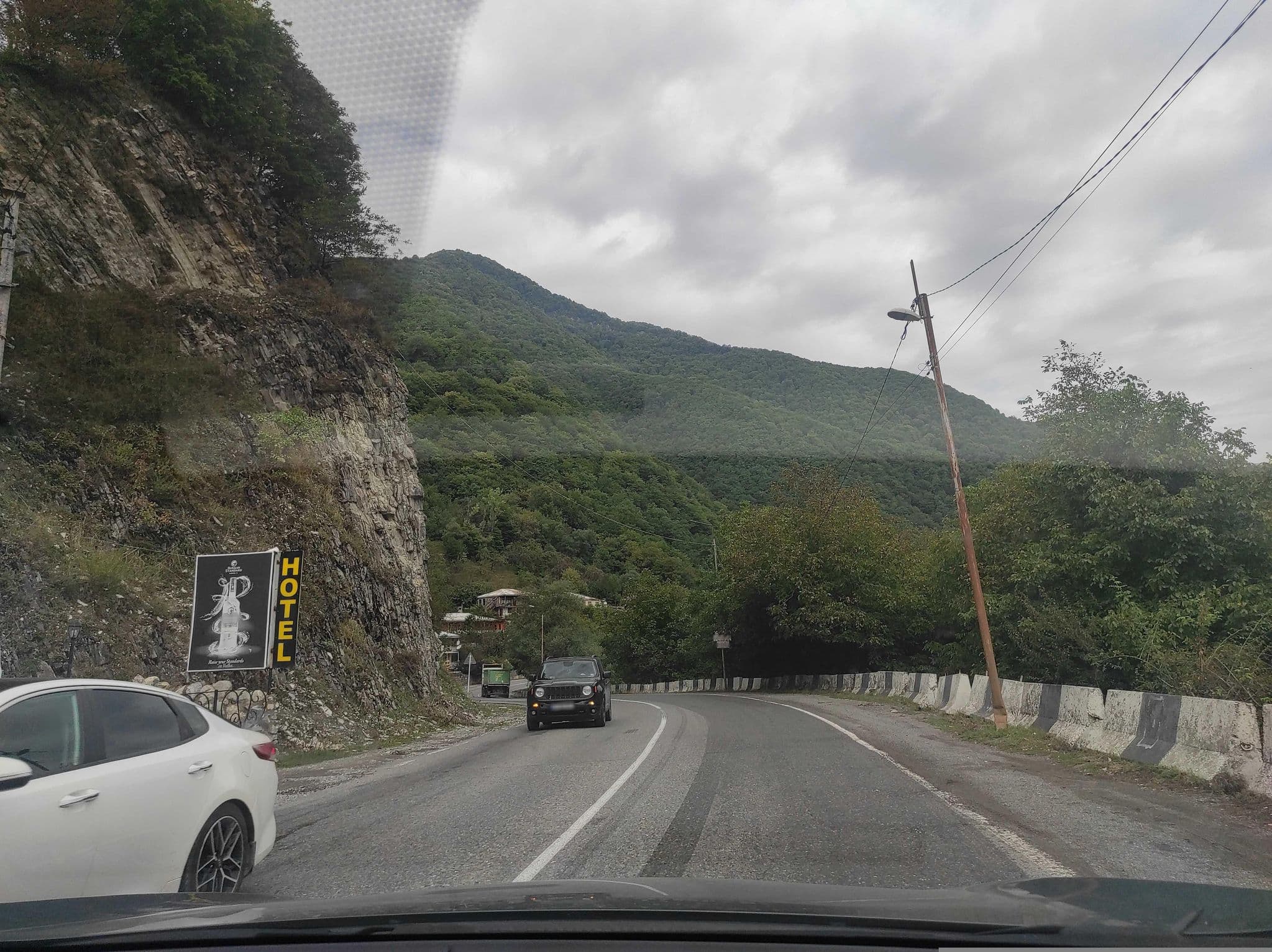 Street view near Kakhaberi Hotel, Pasanauri — © David_Osipov (CC BY-SA · Mapillary)