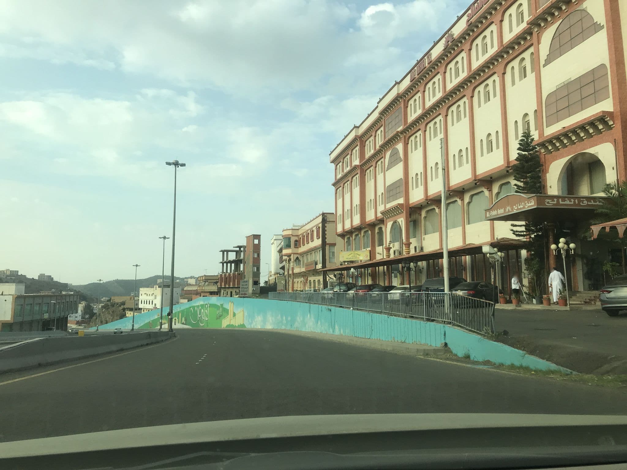 Street view near فندق الفالح بالباحة, Al Bahah — © zuhair (CC BY-SA · Mapillary)