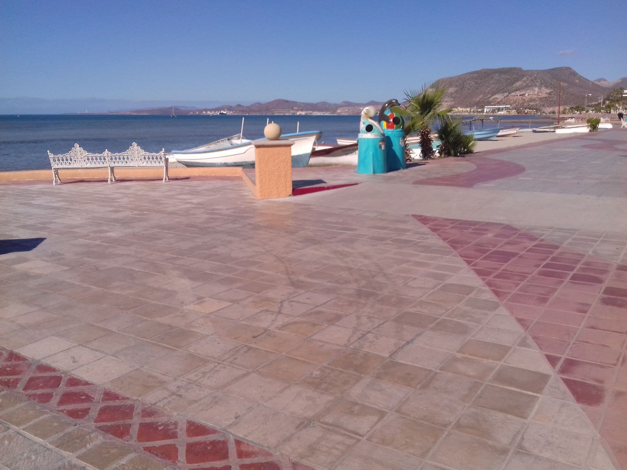 Street view near Hoteles y Turismo de B.C.Sur, La Paz — © rodrigo_cornejo (CC BY-SA · Mapillary)