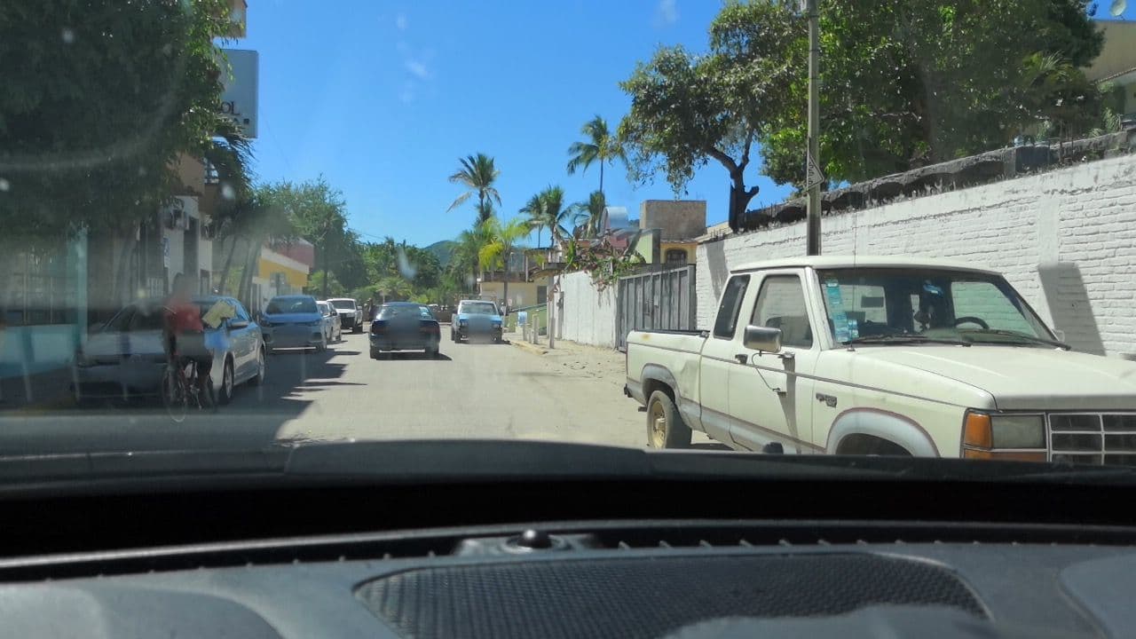 Street view near Hotel Bungalows Berty's, Rincón de Guayabitos — © oramire (CC BY-SA · Mapillary)
