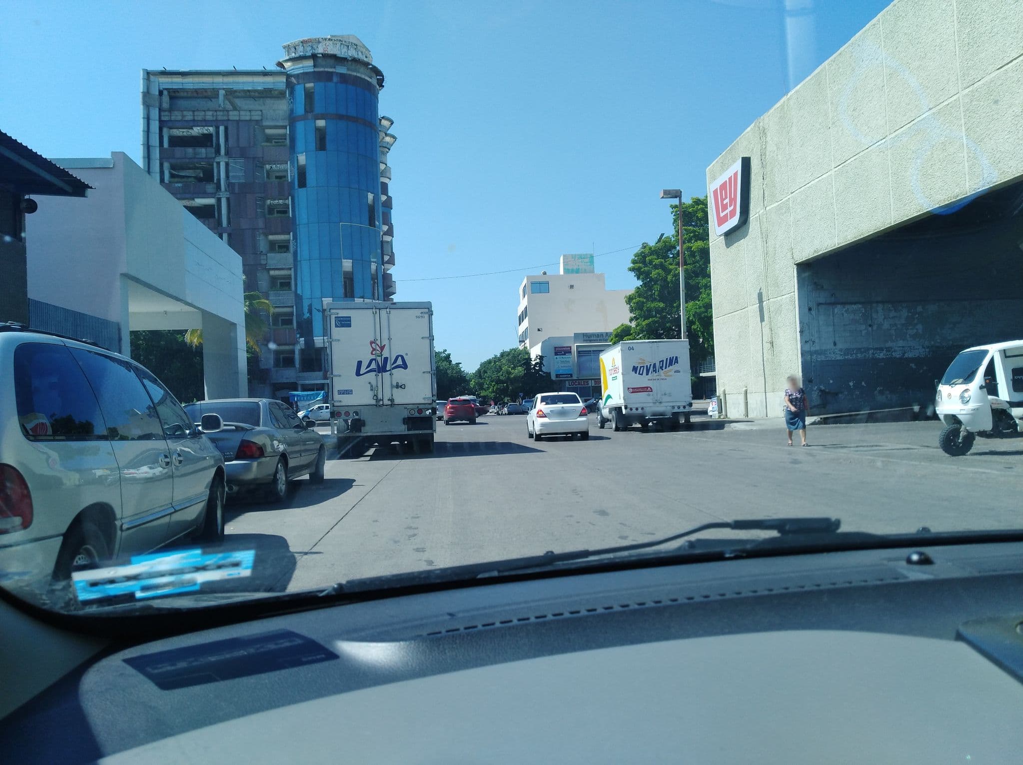 Street view near Restaurante Chics, Culiacán — © davidmercadog (CC BY-SA · Mapillary)