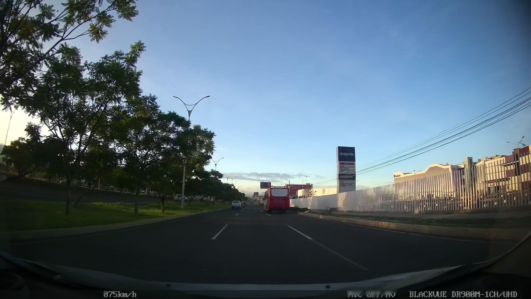 Street view near Ramada Encore by Wyndham Queretaro, Sergio Villaseñor — © kaart_1 (CC BY-SA · Mapillary)