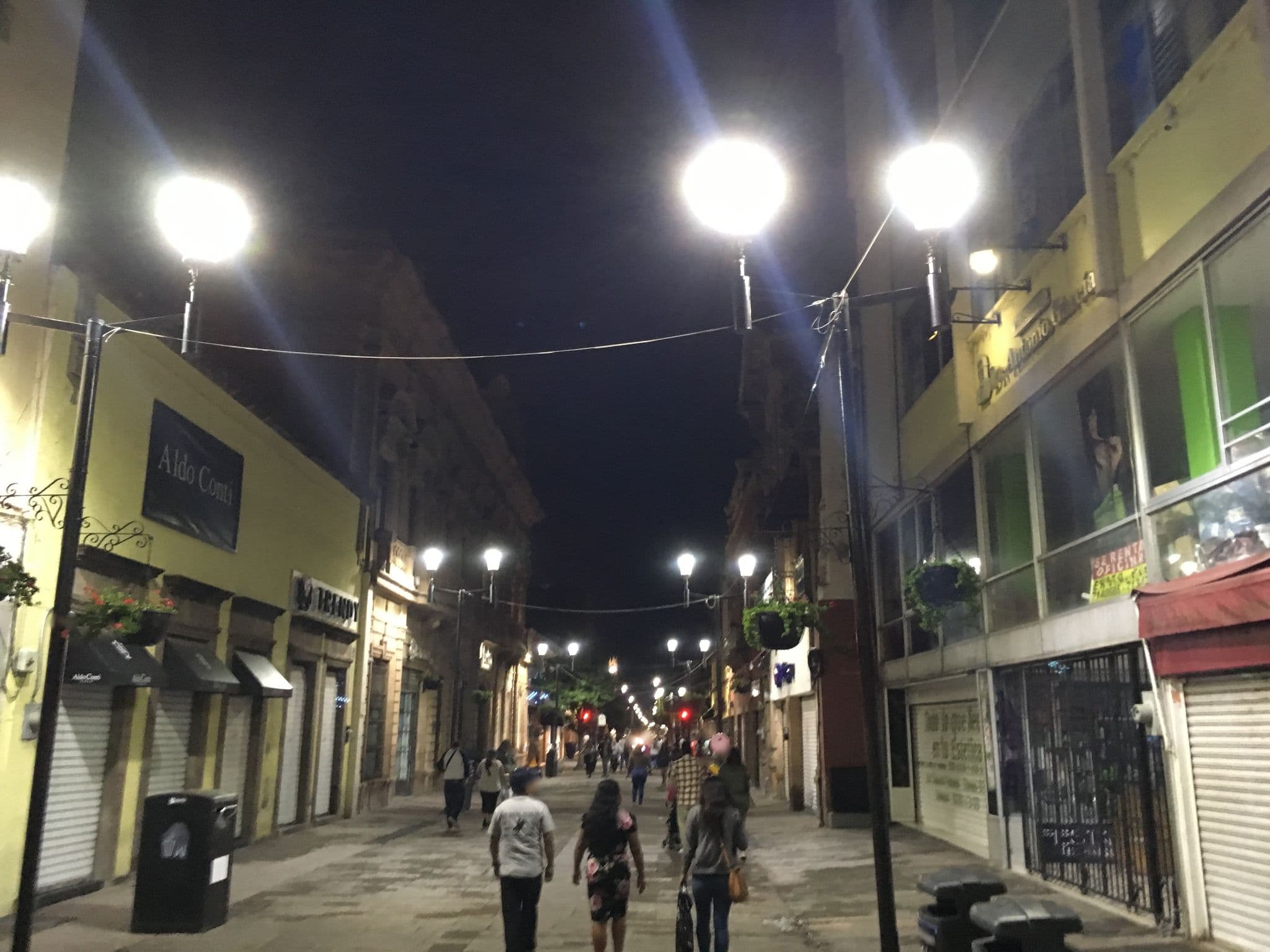 Street view near Hotel León, León de los Aldama — © brandonc (CC BY-SA · Mapillary)
