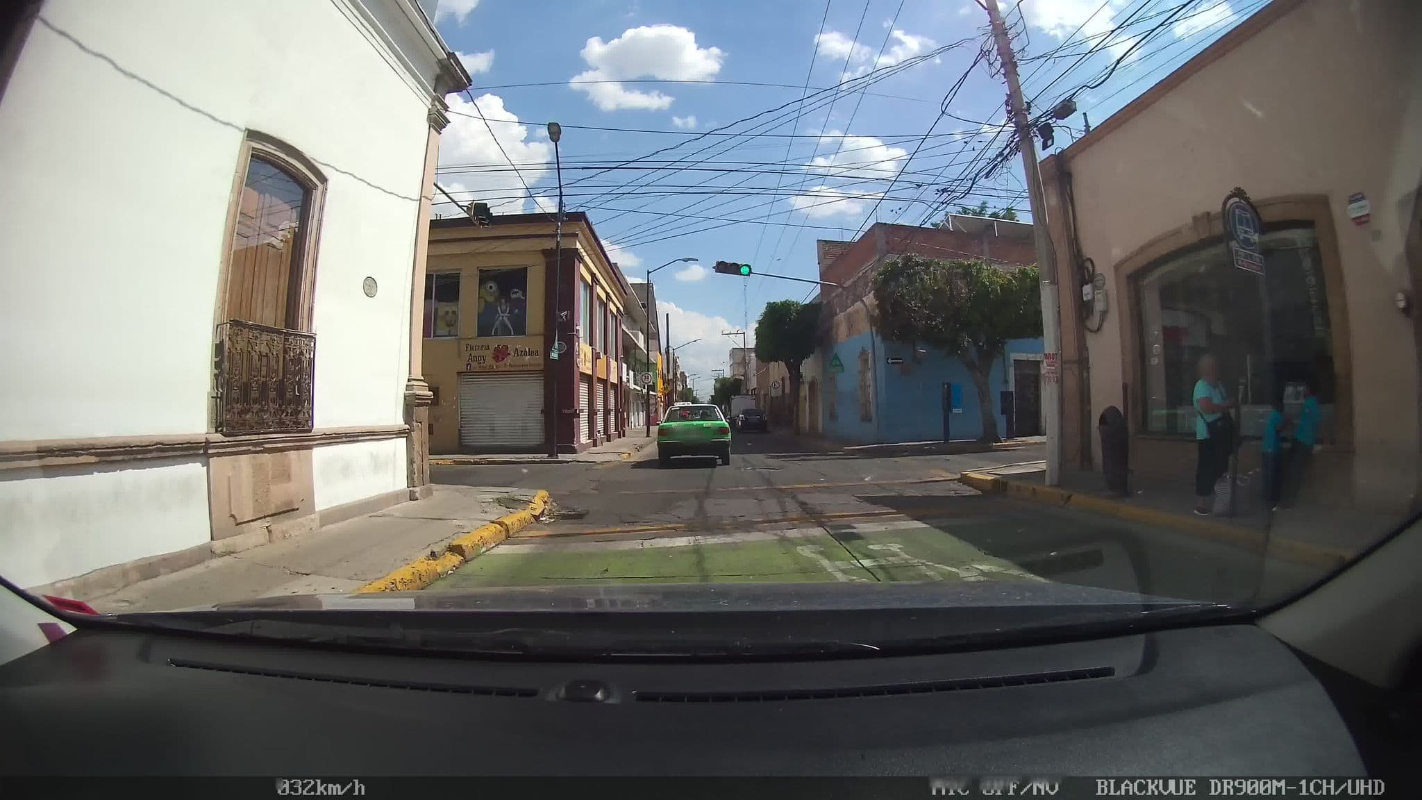 Street view near Hotel Elena De Cobre, León de los Aldama — © kaart_3 (CC BY-SA · Mapillary)