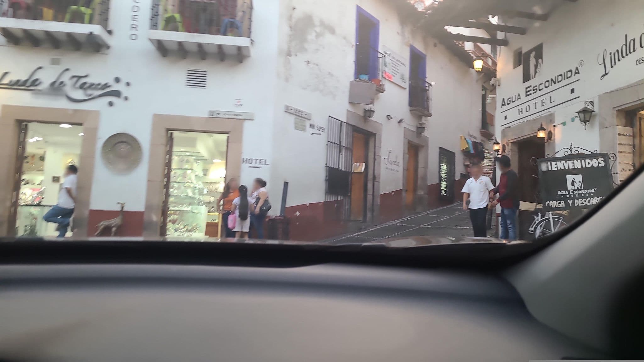 Street view near Aqua Spa / Hotel Agua Escondida, Taxco de Alarcón — © toebee (CC BY-SA · Mapillary)