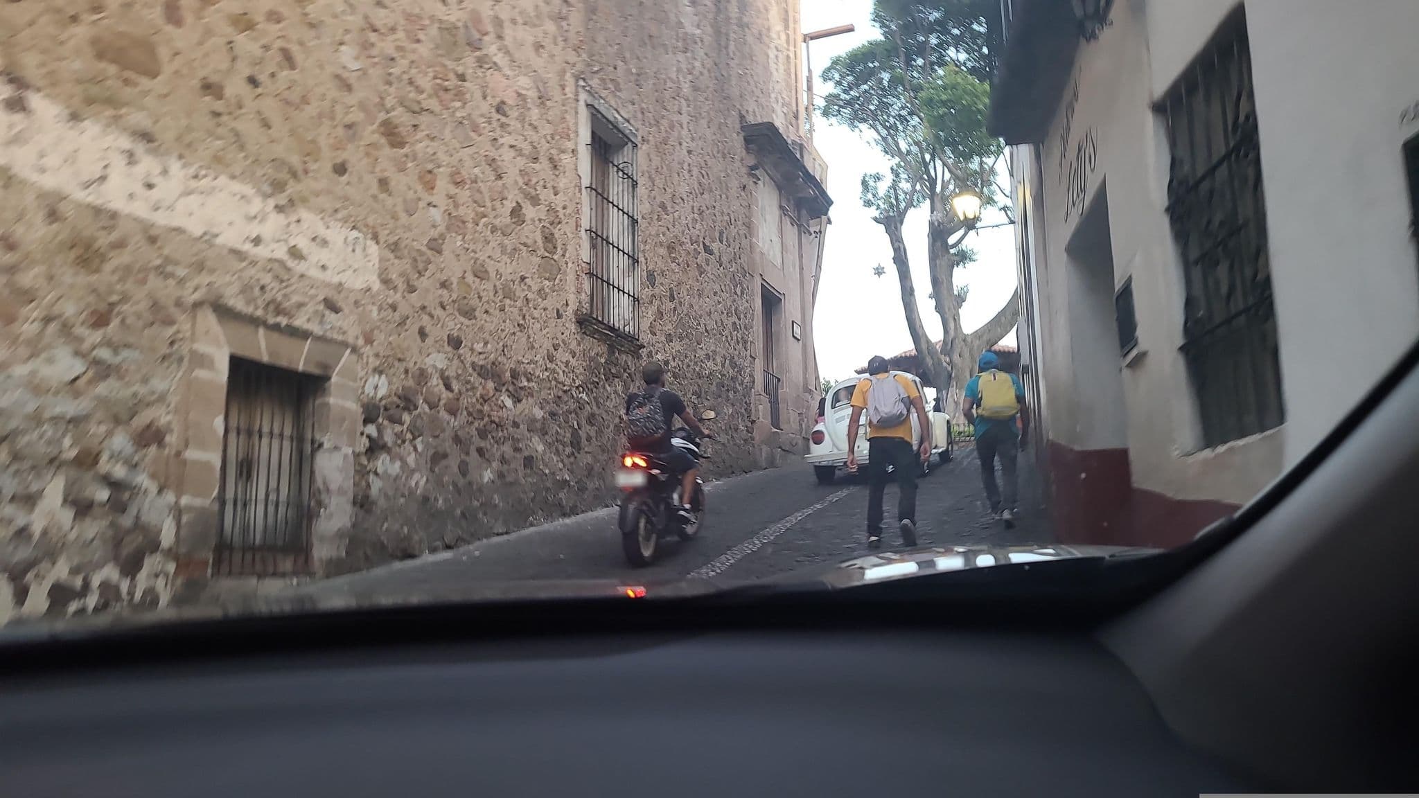 Street view near Hotel Mi Casita, Taxco de Alarcón — © toebee (CC BY-SA · Mapillary)