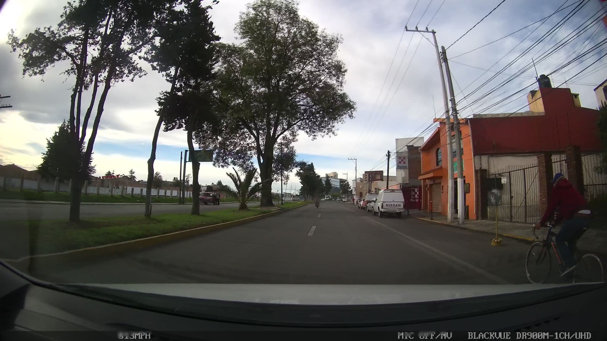 Street view near Hotel Real Bosque, Toluca — © kaart_4 (CC BY-SA · Mapillary)