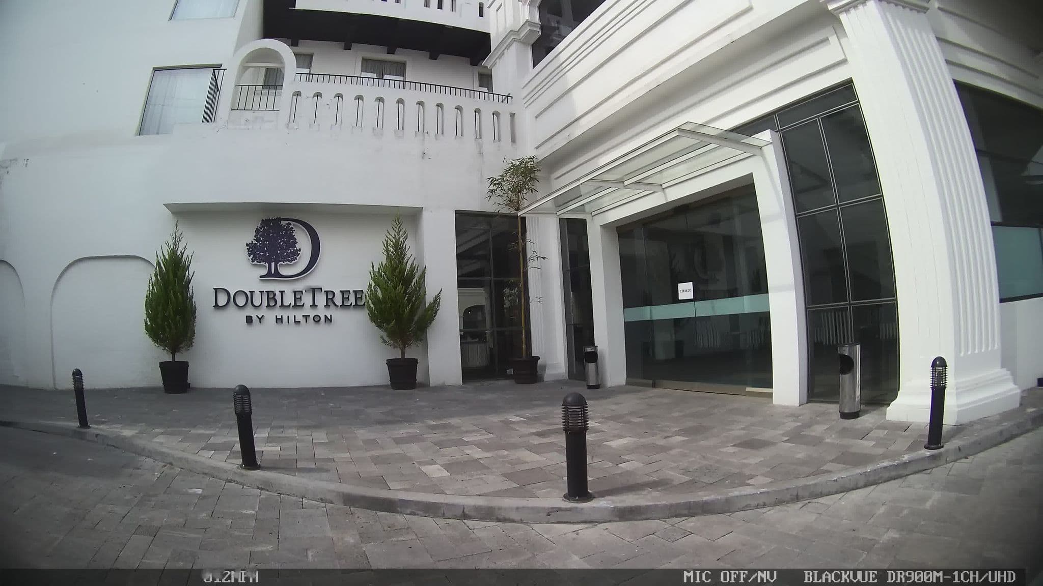 Street view near Hotel El Campanario, Toluca — © kaart_4 (CC BY-SA · Mapillary)