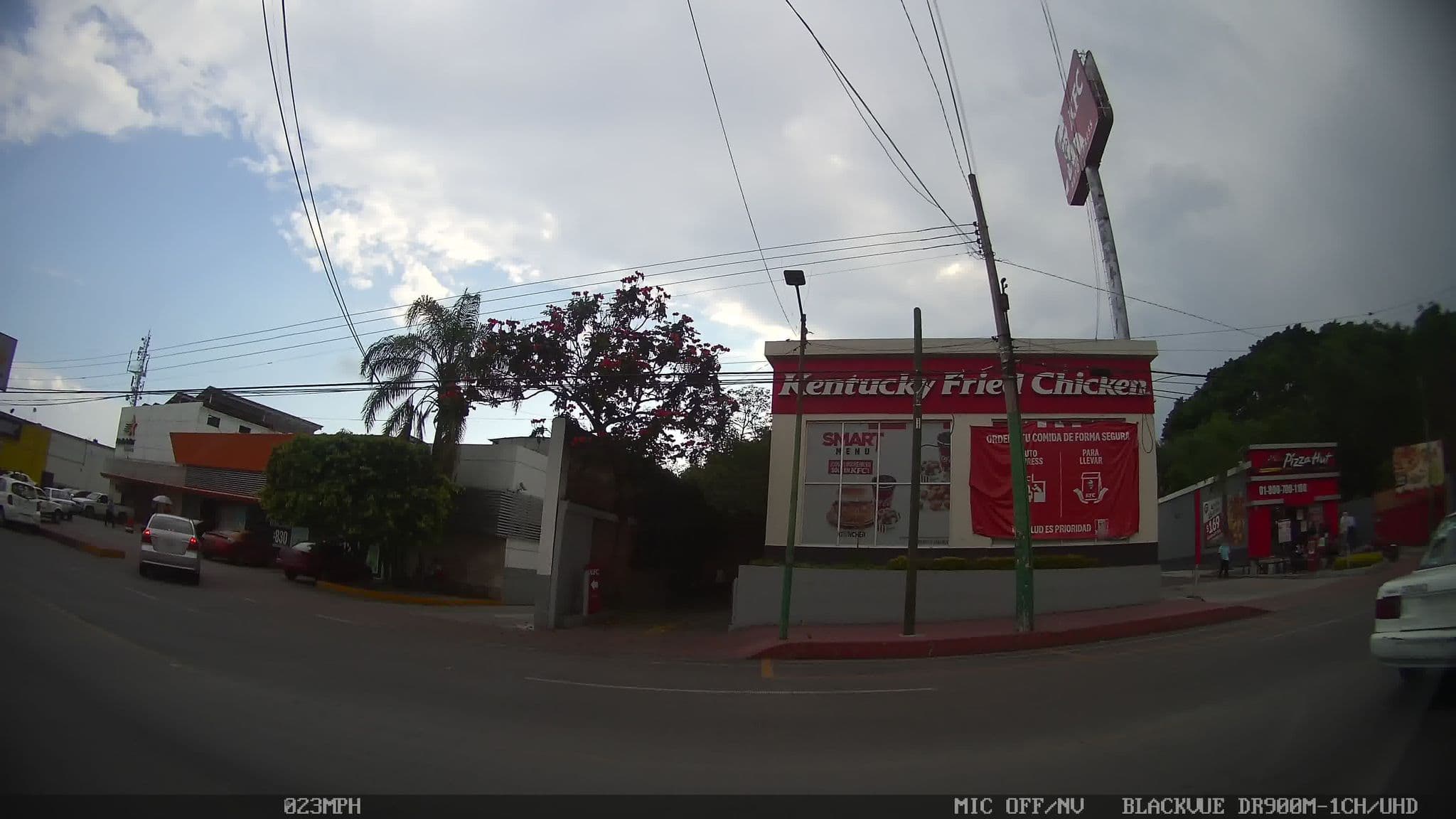 Street view near Hotel Quinta las flores, Cuernavaca — © kaart_4 (CC BY-SA · Mapillary)