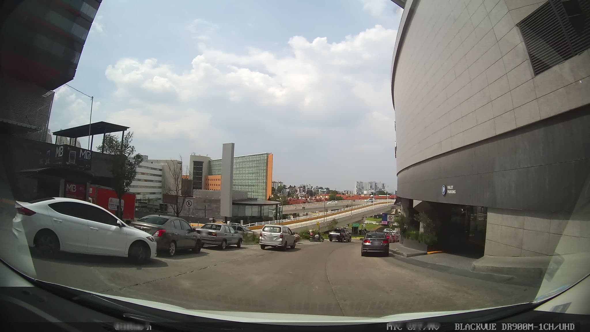 Street view near Cityexpress Plus Interlomas, Col. Bosques de las Lomas — © kaart_2 (CC BY-SA · Mapillary)
