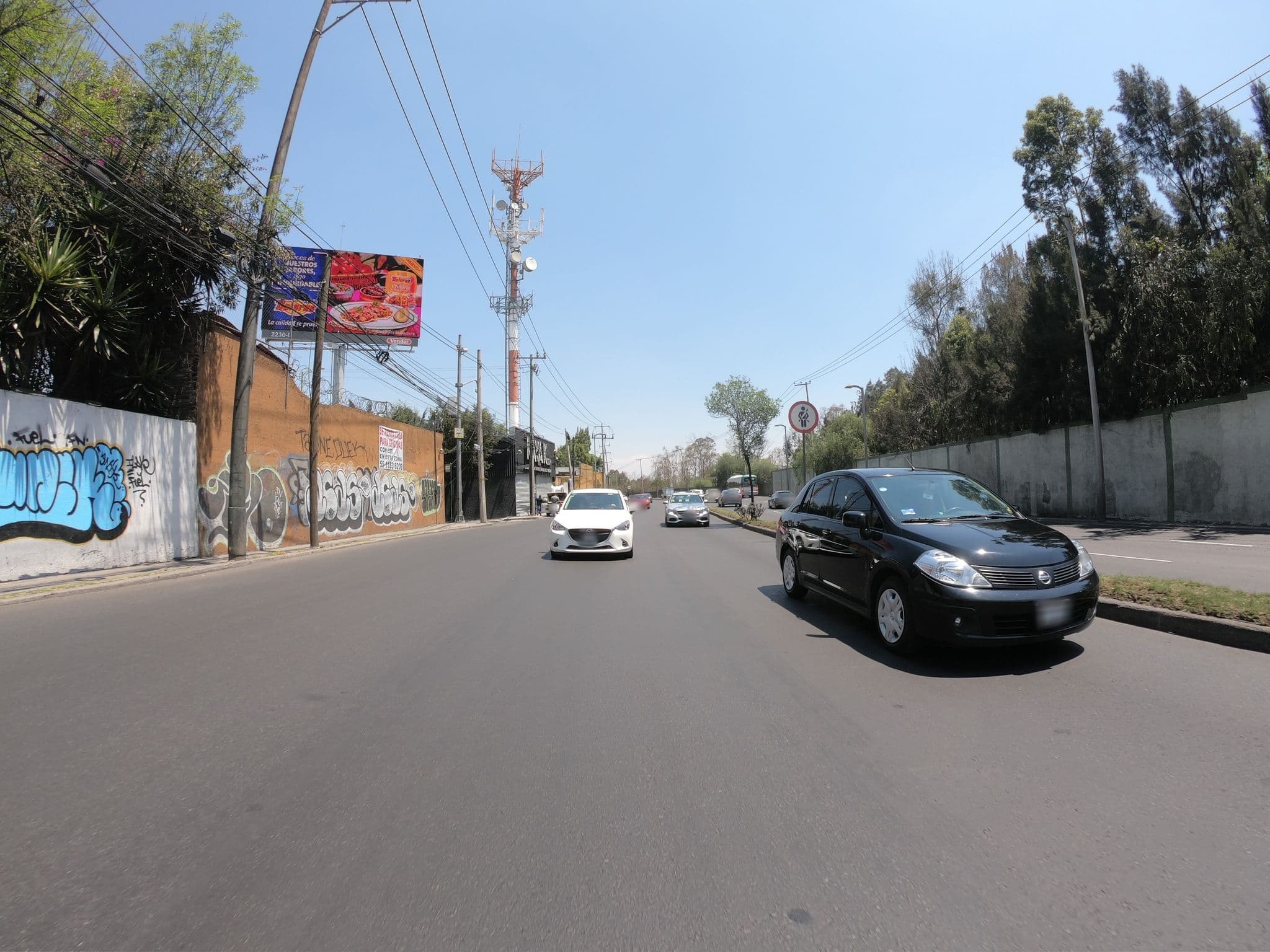 Street view near The Green park Hotel, Col. Bosques de las Lomas — © chrisbeddow (CC BY-SA · Mapillary)
