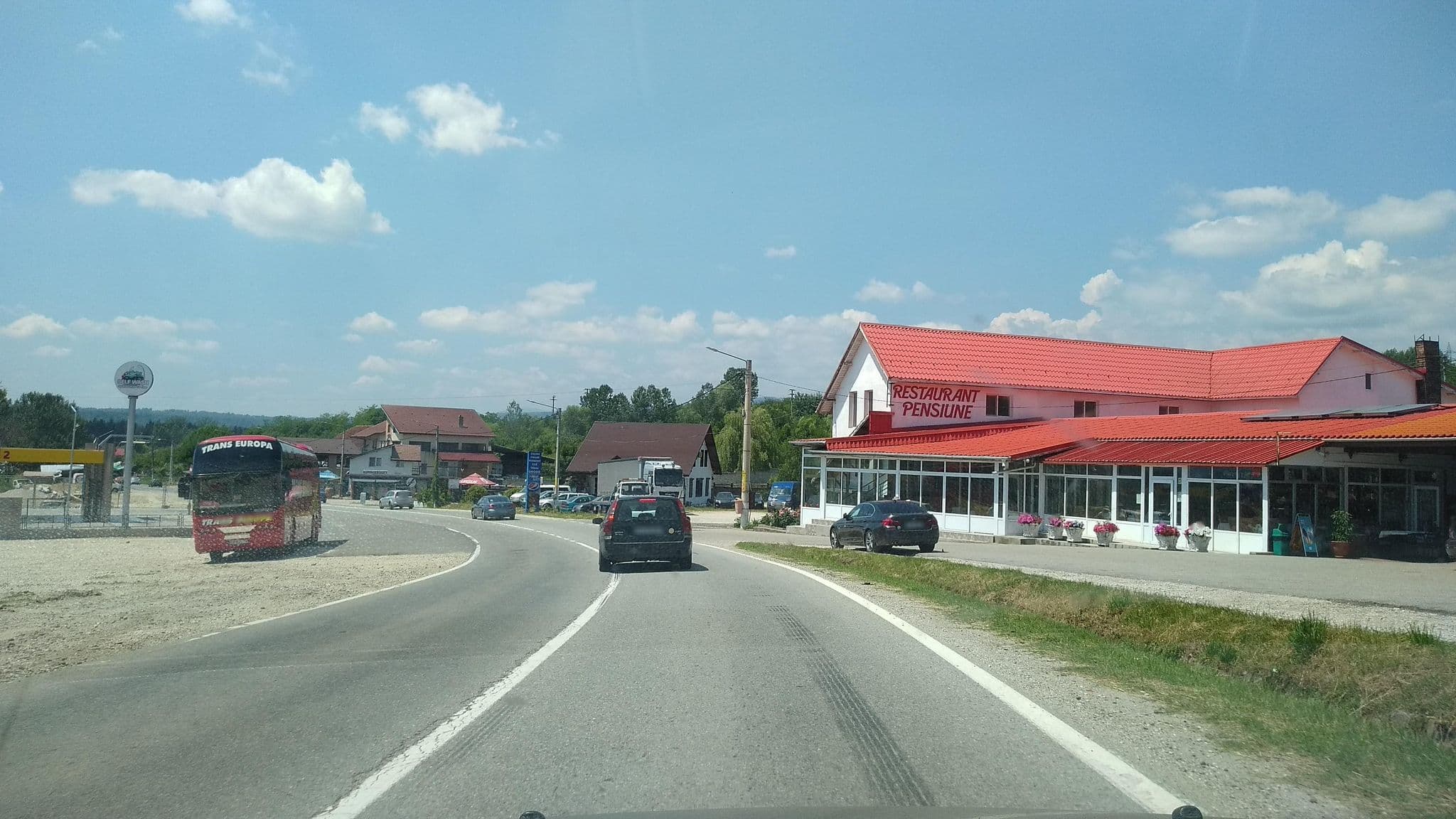 Street view near Restaurant pensiune Horezu, Horezu — © tavi (CC BY-SA · Mapillary)