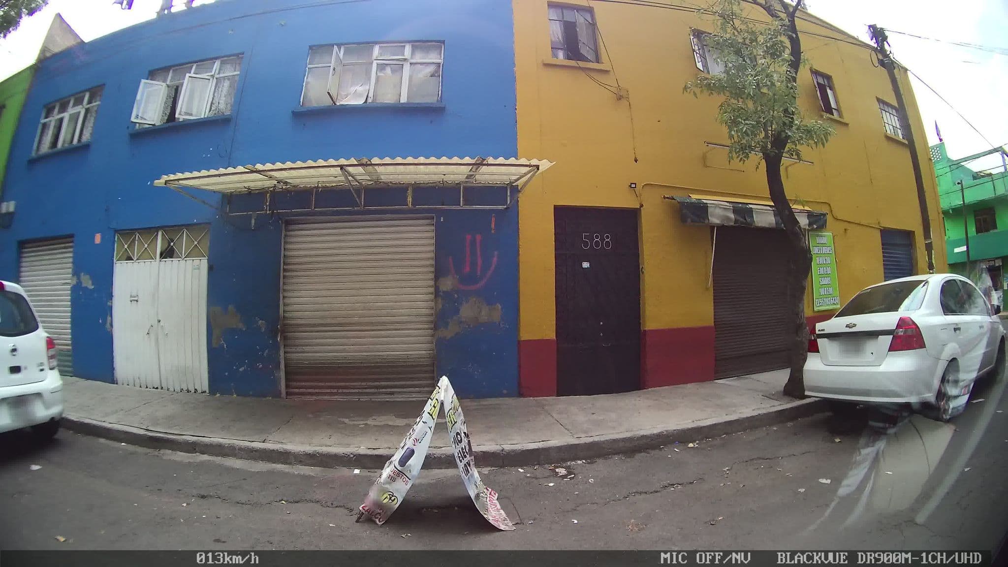 Street view near Hotel Plaza Camarones, Cuauhtémoc — © kaart_1 (CC BY-SA · Mapillary)