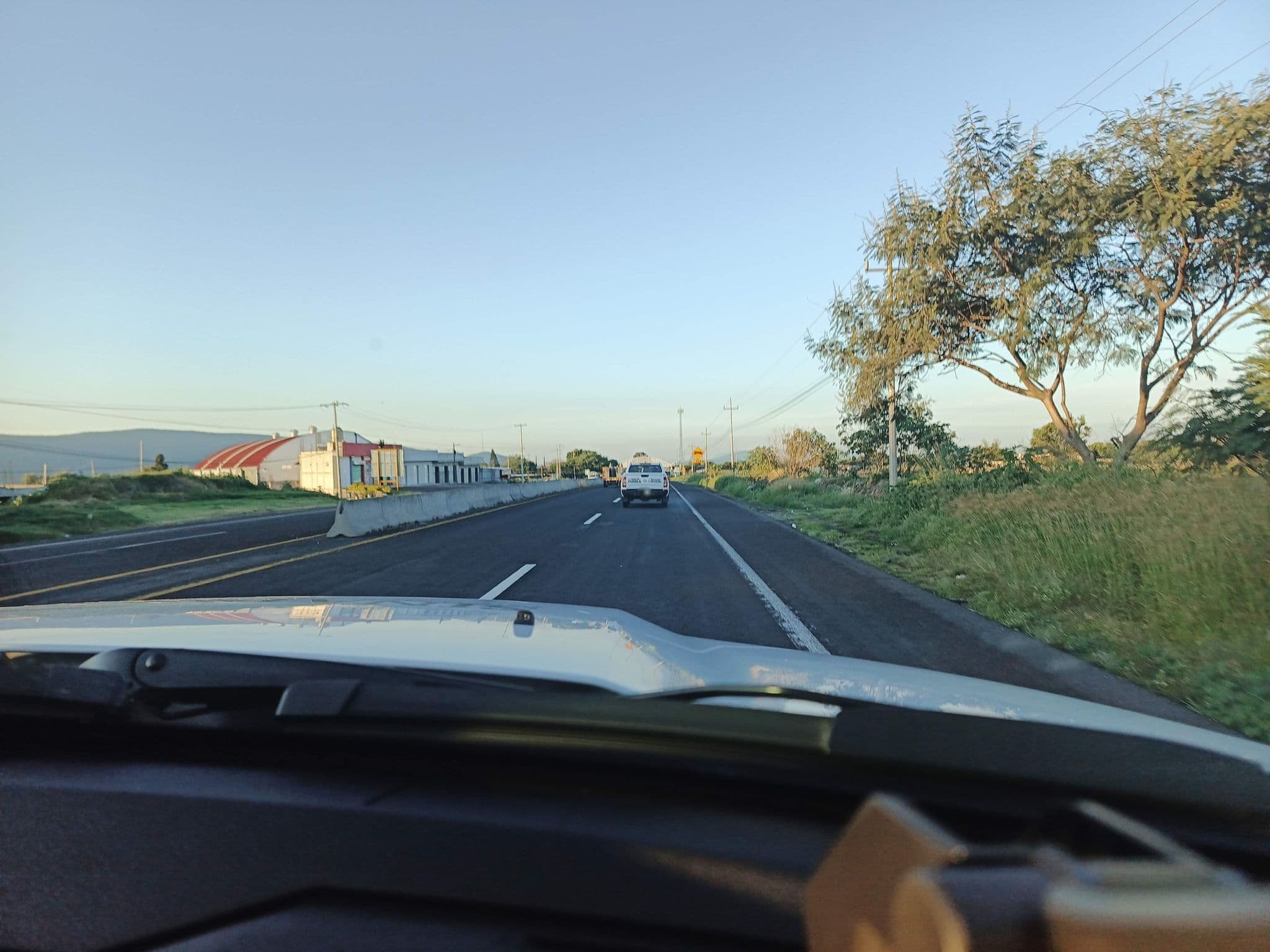 Street view near motel hawai, Santa Ana Coatepec — © cenacom (CC BY-SA · Mapillary)