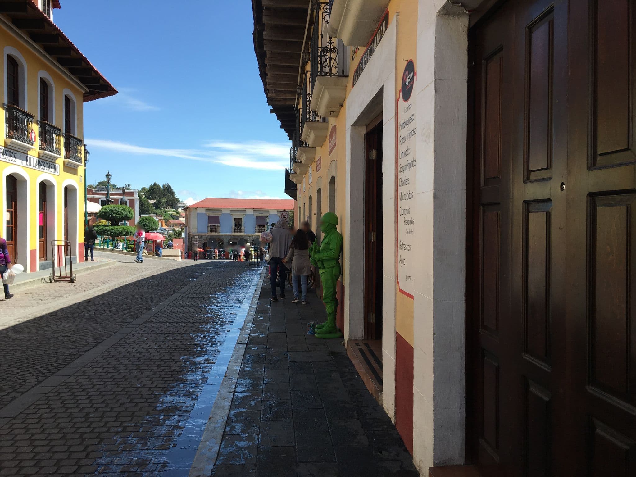 Street view near Plaza De Oro, Mineral del Monte — © ccossio (CC BY-SA · Mapillary)