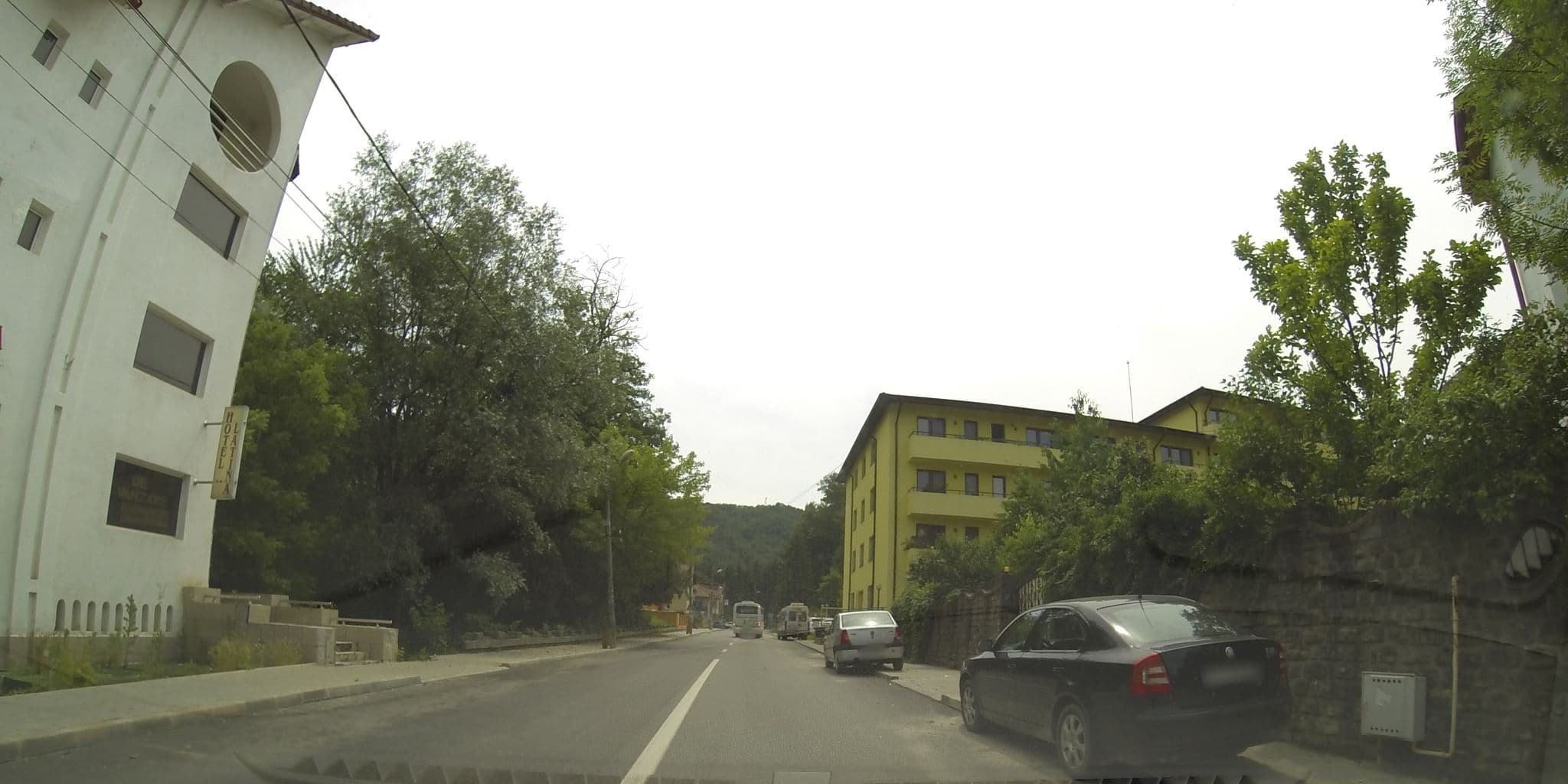 Street view near Hotel Aurora-Tisa ***, Livadia — © deeeznuuuts (CC BY-SA · Mapillary)