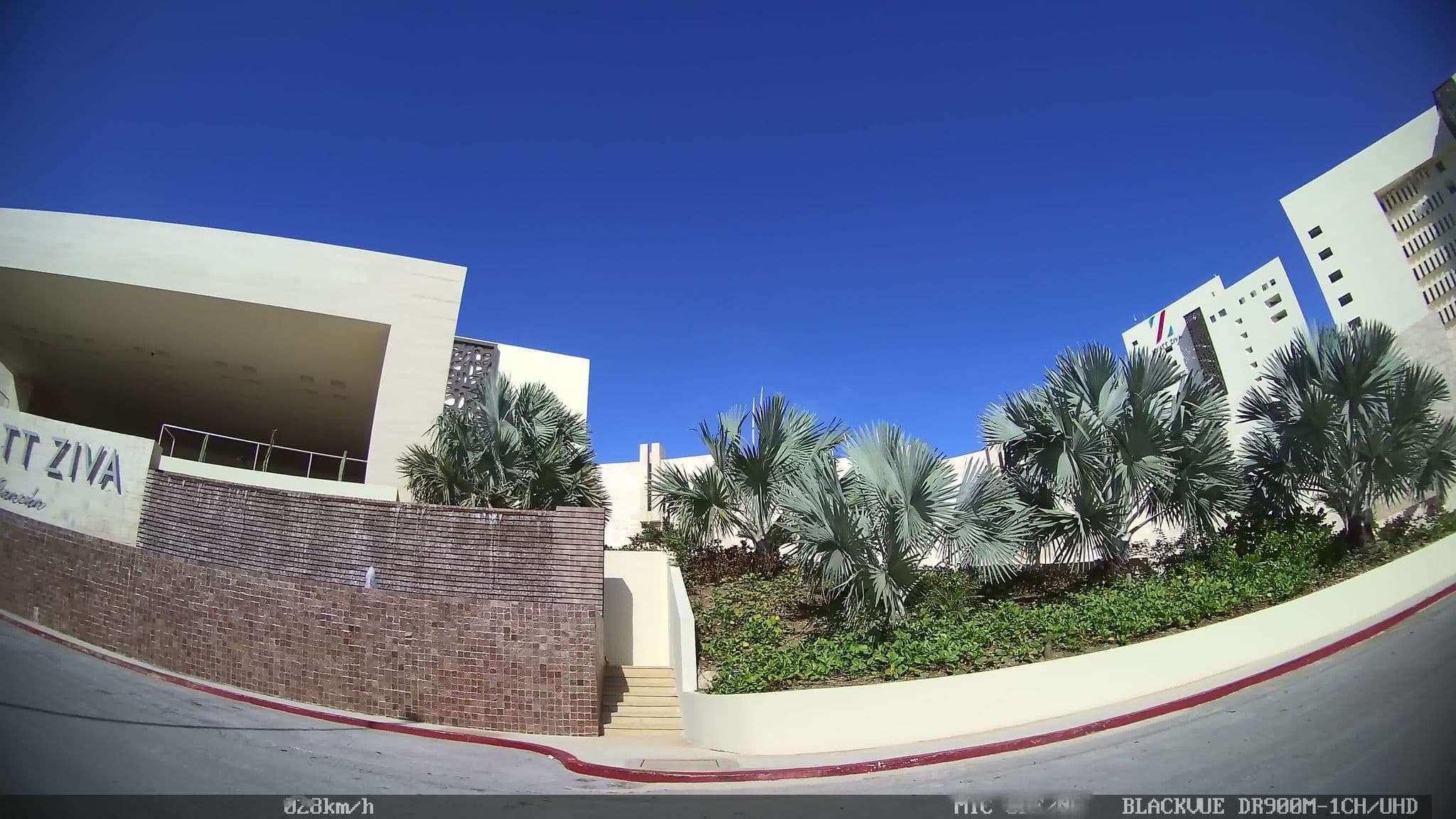 Street view near Dreams Cancun Resort & Spa, Isla Mujeres — © kaart_2 (CC BY-SA · Mapillary)
