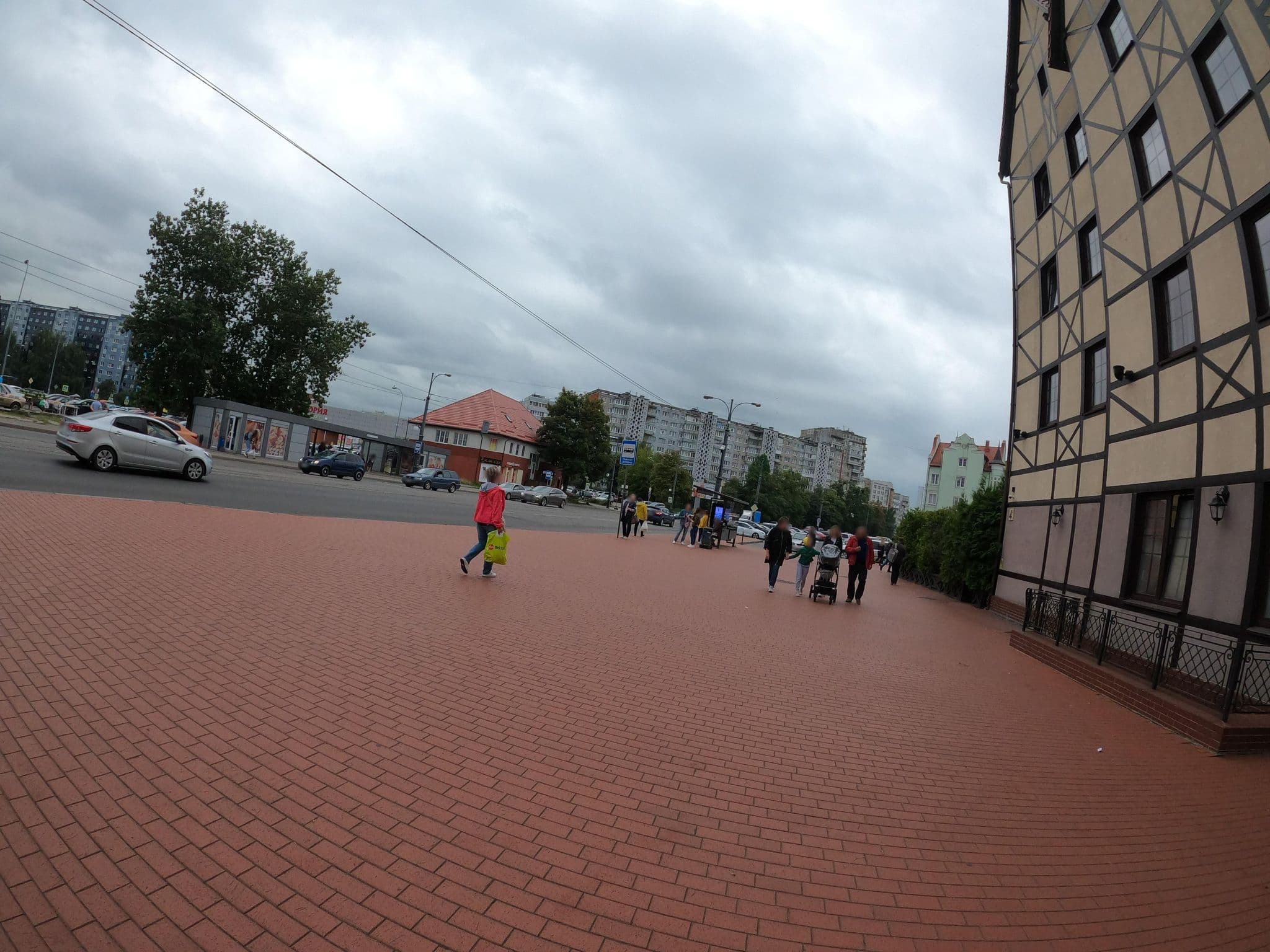 Street view near Honey Bridge Hotel, Kaliningrad — © trolleway (CC BY-SA · Mapillary)