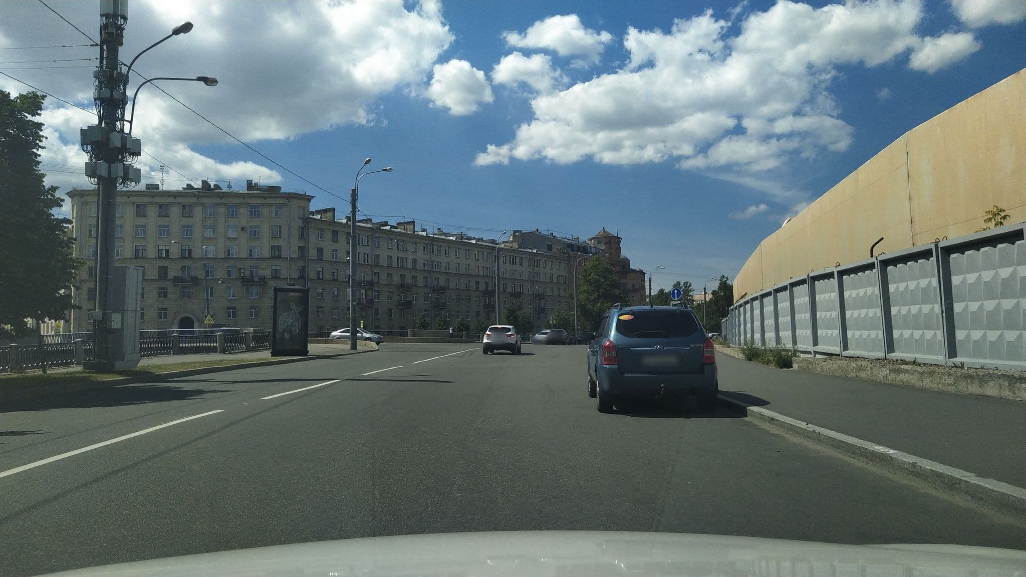 Street view near Заброшенный отель класса люкс «Северная корона», Petrogradka — © ser9ei999 (CC BY-SA · Mapillary)