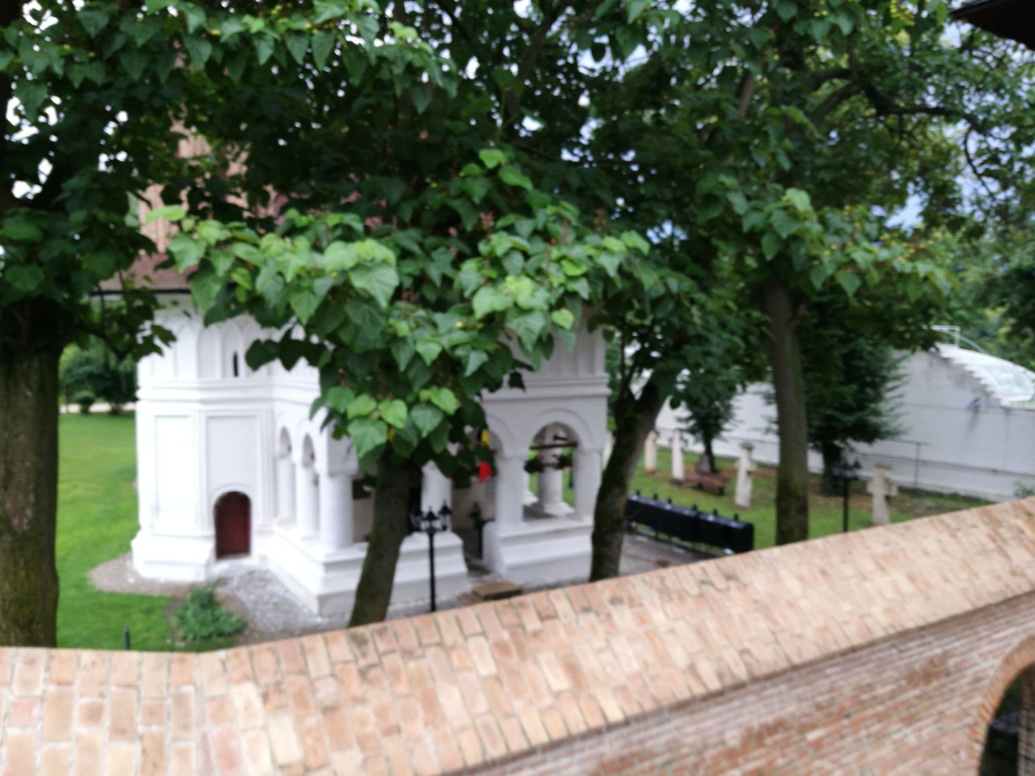 Street view near Vila d' Elchingen, Mogoşoaia — © rsandu (CC BY-SA · Mapillary)