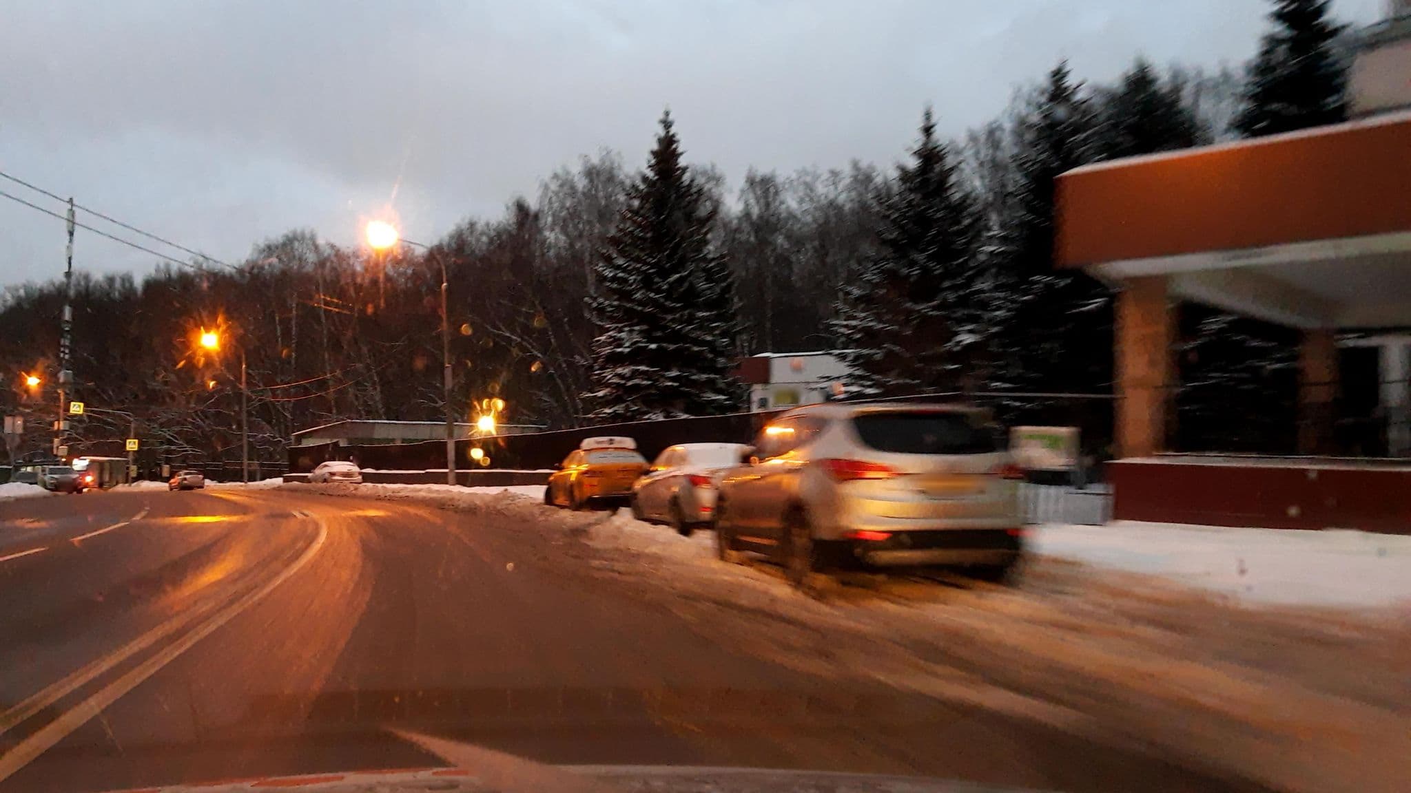 Street view near Центр Здоровья и Отдыха, Troparëvo — © phoneuploader (CC BY-SA · Mapillary)