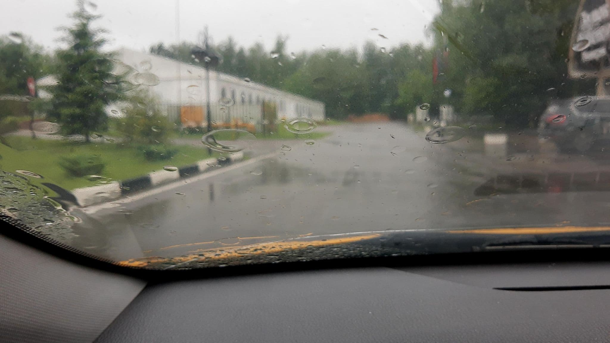 Street view near Айвенго Night Club, Podolsk — © phoneuploader (CC BY-SA · Mapillary)