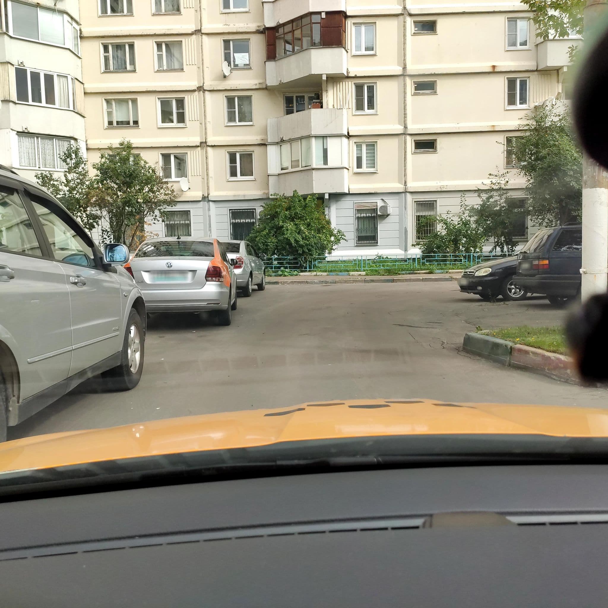 Street view near ТАКСИ-ПРОФИ, Brateyevo — © phoneuploader (CC BY-SA · Mapillary)