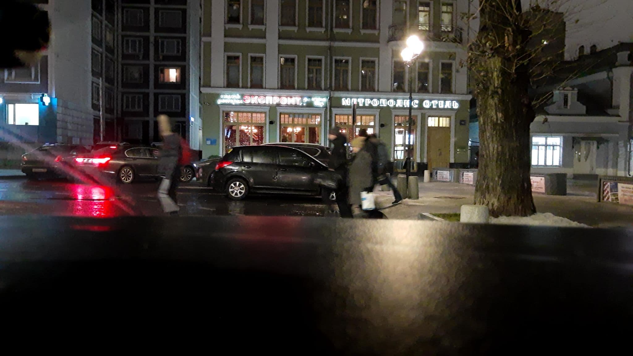Street view near Hotel Metropolis, Taganskiy — © phoneuploader (CC BY-SA · Mapillary)